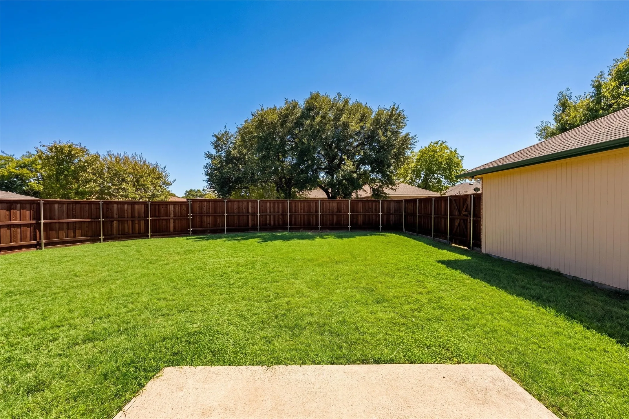 Single Family Residence For Rent in Collin County , 1400 Chicota Drive, Plano, Texas 75023, 3 Bedroom, 2 Bathroom, 2 Garage spaces, 1,613 Sqft, built in 1985, mls#21364854, Real Estate Agent in Plano, Homes For Rent in Collin county, Homes For Rent in Plano, Realtor in Plano Texas, Real Estate Brokerage Independent Realty Texas, Luminita Cordes Realtor
