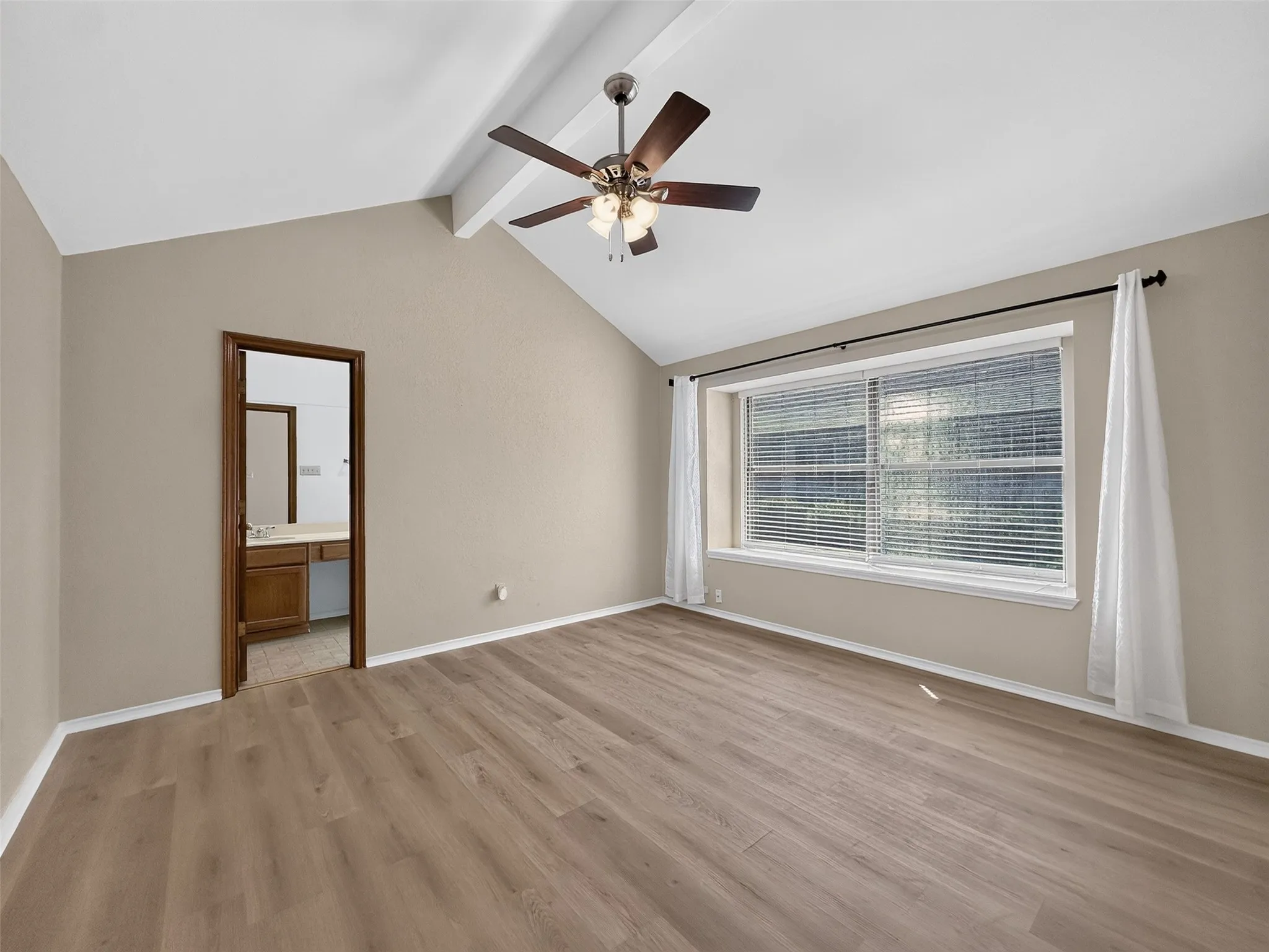 Single Family Residence For Rent in Collin County , 1400 Chicota Drive, Plano, Texas 75023, 3 Bedroom, 2 Bathroom, 2 Garage spaces, 1,613 Sqft, built in 1985, mls#21364854, Real Estate Agent in Plano, Homes For Rent in Collin county, Homes For Rent in Plano, Realtor in Plano Texas, Real Estate Brokerage Independent Realty Texas, Luminita Cordes Realtor