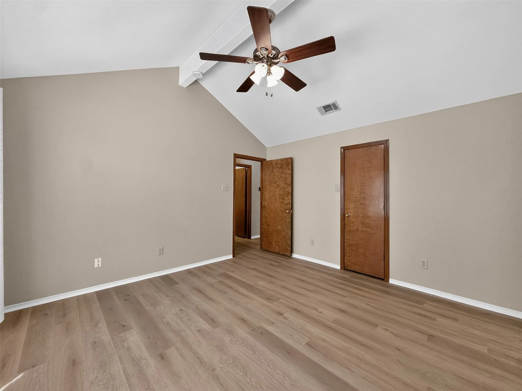 Single Family Residence For Rent in Collin County , 1400 Chicota Drive, Plano, Texas 75023, 3 Bedroom, 2 Bathroom, 2 Garage spaces, 1,613 Sqft, built in 1985, mls#21364854, Real Estate Agent in Plano, Homes For Rent in Collin county, Homes For Rent in Plano, Realtor in Plano Texas, Real Estate Brokerage Independent Realty Texas, Luminita Cordes Realtor