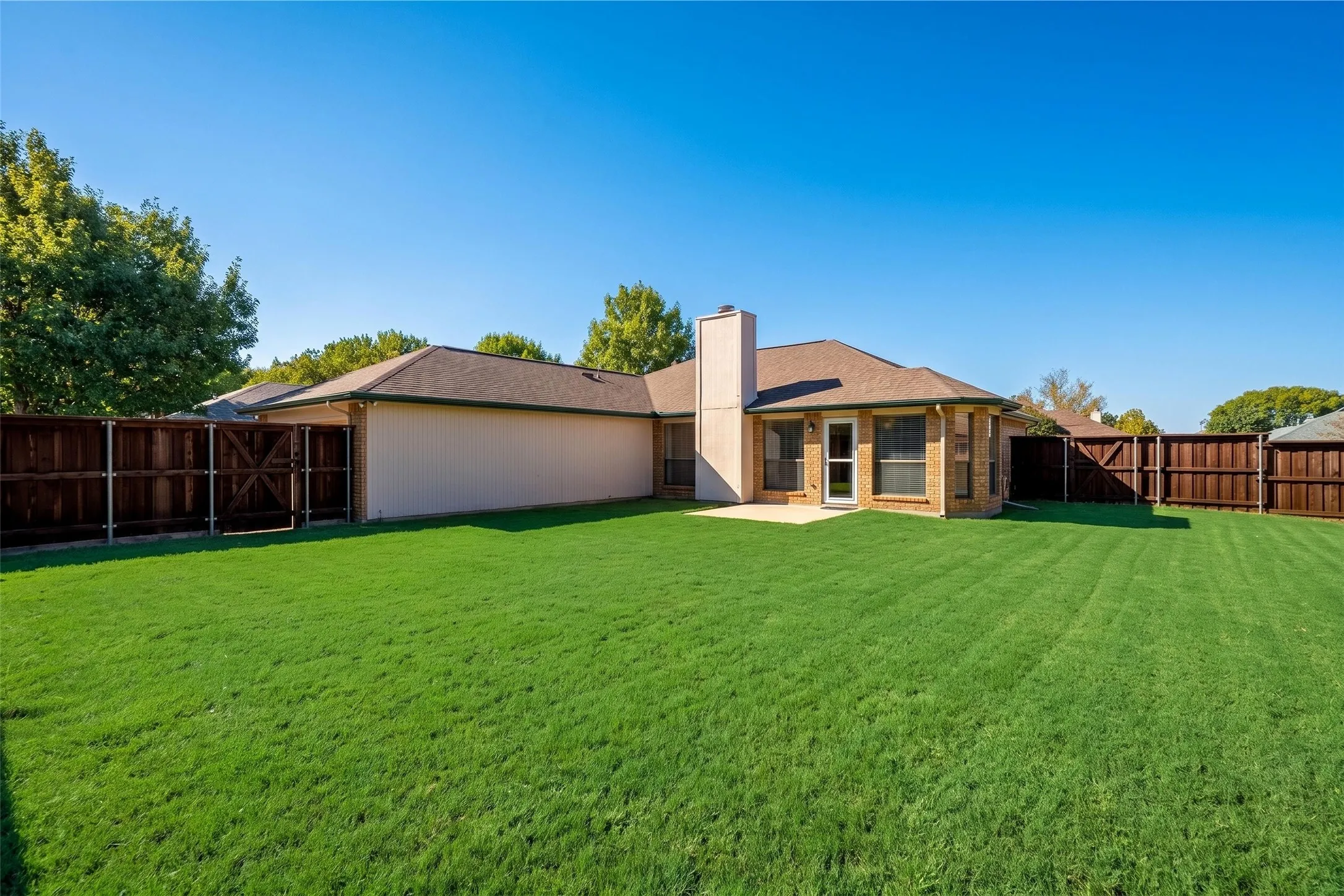 Single Family Residence For Rent in Collin County , 1400 Chicota Drive, Plano, Texas 75023, 3 Bedroom, 2 Bathroom, 2 Garage spaces, 1,613 Sqft, built in 1985, mls#21364854, Real Estate Agent in Plano, Homes For Rent in Collin county, Homes For Rent in Plano, Realtor in Plano Texas, Real Estate Brokerage Independent Realty Texas, Luminita Cordes Realtor