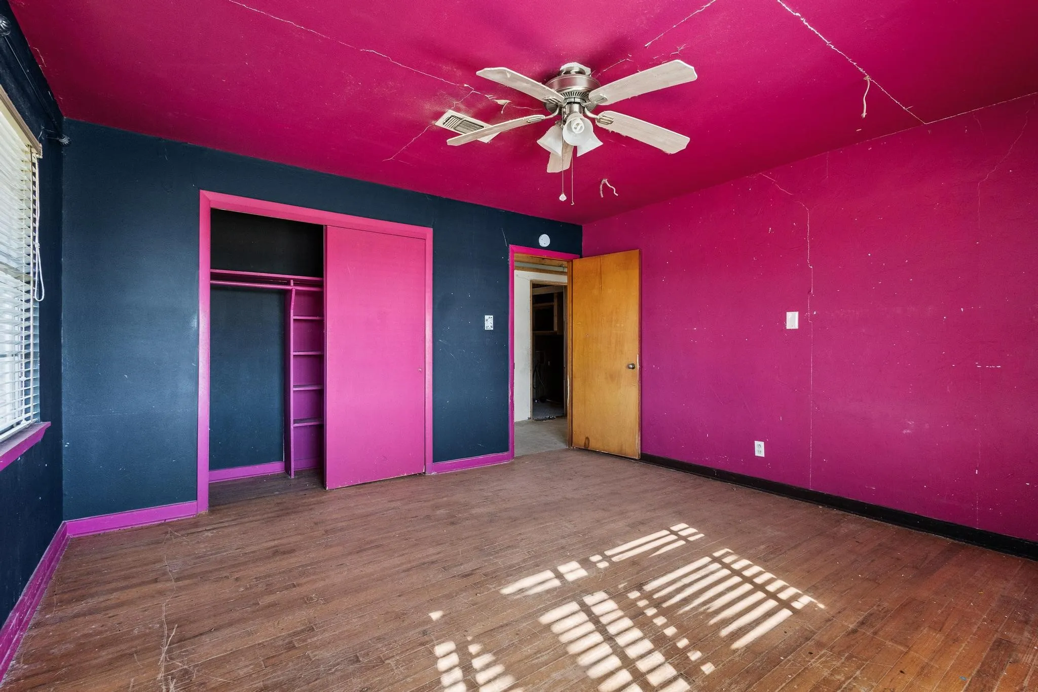 Single Family Residence For Sale in Grayson County , 3467 E Fm 120, Denison, Texas 75021, 2 Bedroom, 1 Bathroom, 1 Garage spaces, 1,366 Sqft, built in 1959, mls#21378310, Real Estate Agent in Denison, Homes For Sale in Grayson county, Homes For Sale in Denison, Realtor in Denison Texas, Real Estate Brokerage Independent Realty Texas, Luminita Cordes Realtor