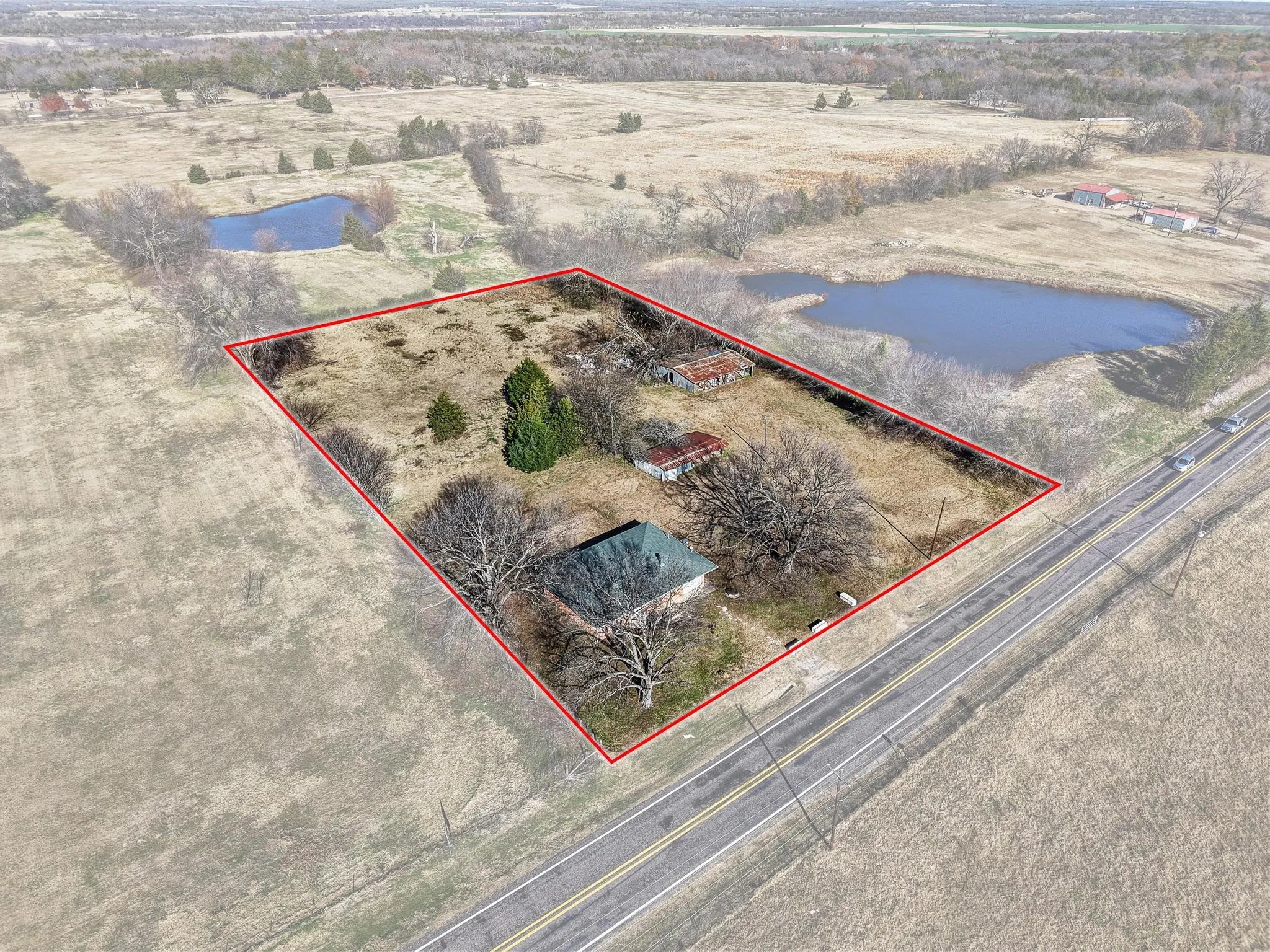 Single Family Residence For Sale in Grayson County , 3467 E Fm 120, Denison, Texas 75021, 2 Bedroom, 1 Bathroom, 1 Garage spaces, 1,366 Sqft, built in 1959, mls#21378310, Real Estate Agent in Denison, Homes For Sale in Grayson county, Homes For Sale in Denison, Realtor in Denison Texas, Real Estate Brokerage Independent Realty Texas, Luminita Cordes Realtor