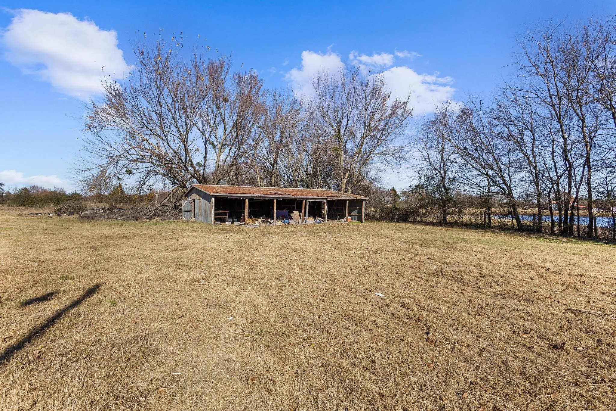 Single Family Residence For Sale in Grayson County , 3467 E Fm 120, Denison, Texas 75021, 2 Bedroom, 1 Bathroom, 1 Garage spaces, 1,366 Sqft, built in 1959, mls#21378310, Real Estate Agent in Denison, Homes For Sale in Grayson county, Homes For Sale in Denison, Realtor in Denison Texas, Real Estate Brokerage Independent Realty Texas, Luminita Cordes Realtor