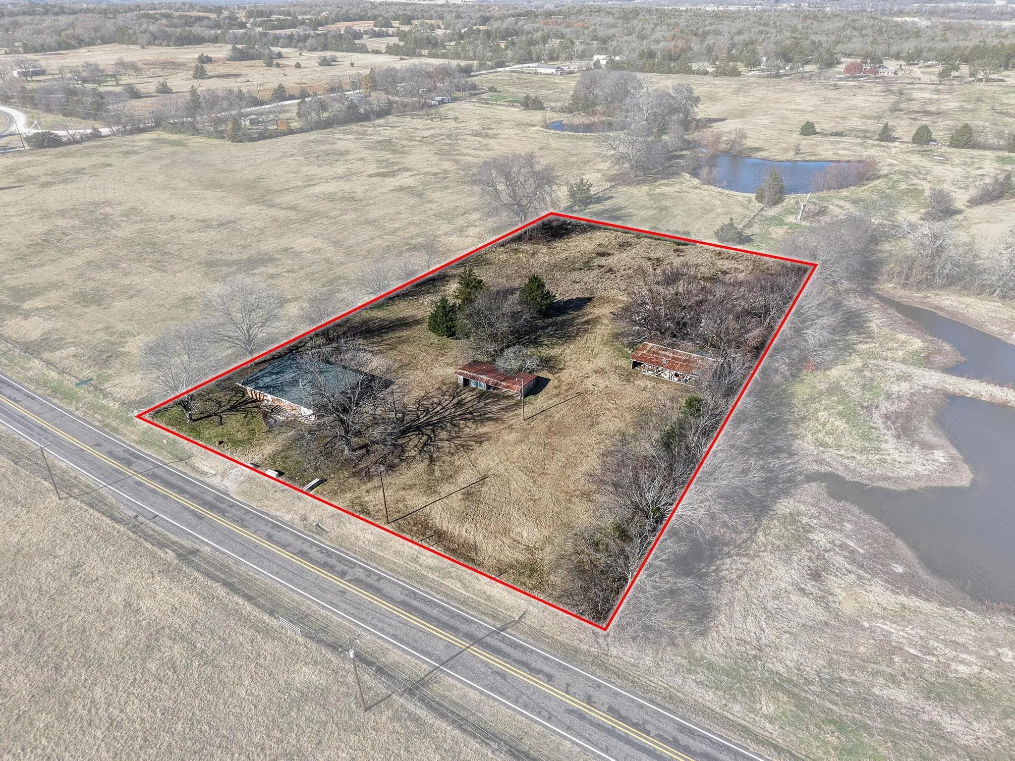 Single Family Residence For Sale in Grayson County , 3467 E Fm 120, Denison, Texas 75021, 2 Bedroom, 1 Bathroom, 1 Garage spaces, 1,366 Sqft, built in 1959, mls#21378310, Real Estate Agent in Denison, Homes For Sale in Grayson county, Homes For Sale in Denison, Realtor in Denison Texas, Real Estate Brokerage Independent Realty Texas, Luminita Cordes Realtor