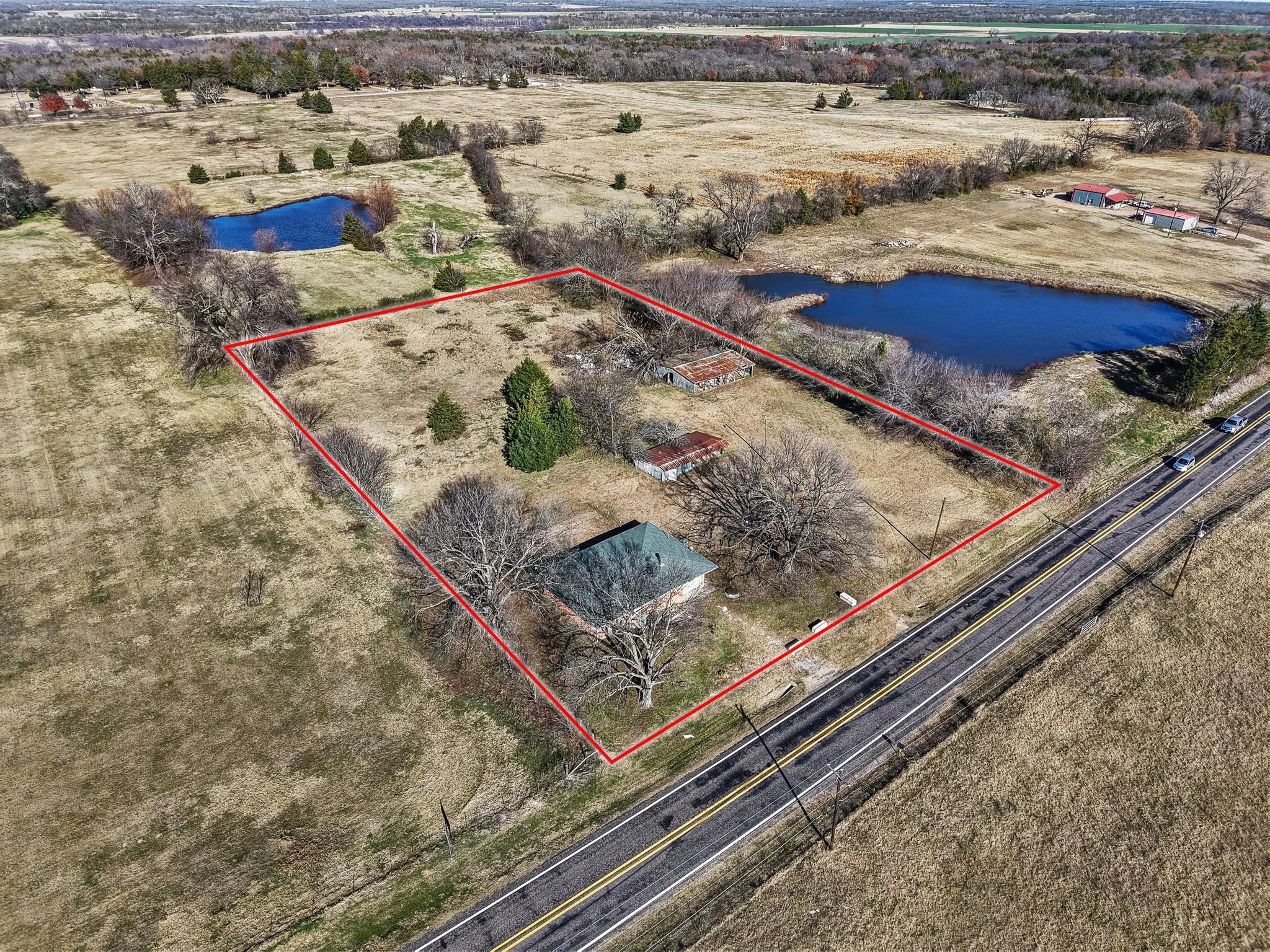 Single Family Residence For Sale in Grayson County , 3467 E Fm 120, Denison, Texas 75021, 2 Bedroom, 1 Bathroom, 1 Garage spaces, 1,366 Sqft, built in 1959, mls#21378310, Real Estate Agent in Denison, Homes For Sale in Grayson county, Homes For Sale in Denison, Realtor in Denison Texas, Real Estate Brokerage Independent Realty Texas, Luminita Cordes Realtor