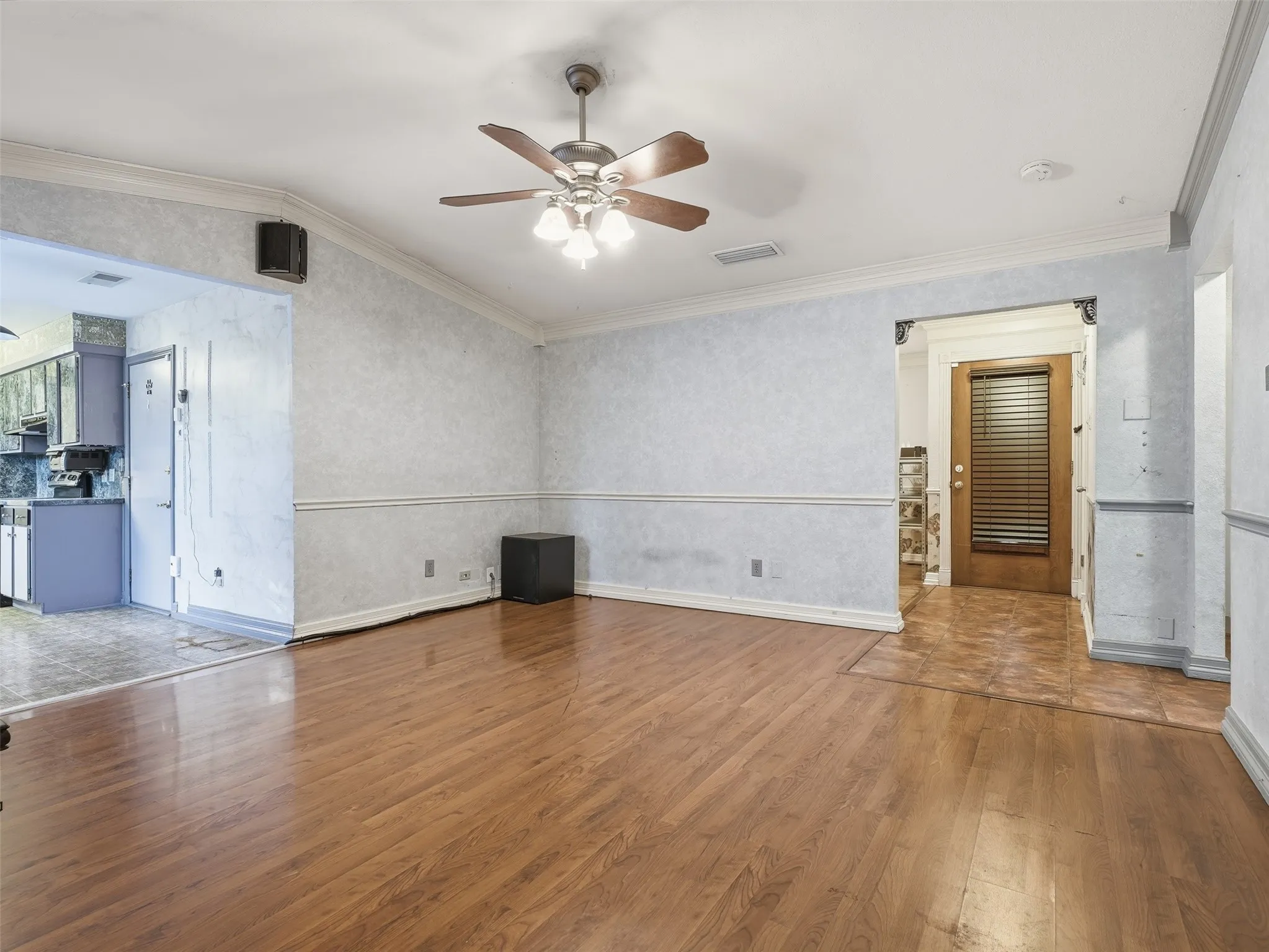 Single Family Residence For Sale in Tarrant County , 7228 Oldham Place, North Richland Hills, Texas 76182, 3 Bedroom, 2 Bathroom, 2 Garage spaces, 1,277 Sqft, built in 1972, mls#21375273, Real Estate Agent in North Richland Hills, Homes For Sale in Tarrant county, Homes For Sale in North Richland Hills, Realtor in North Richland Hills Texas, Real Estate Brokerage Independent Realty Texas, Luminita Cordes Realtor