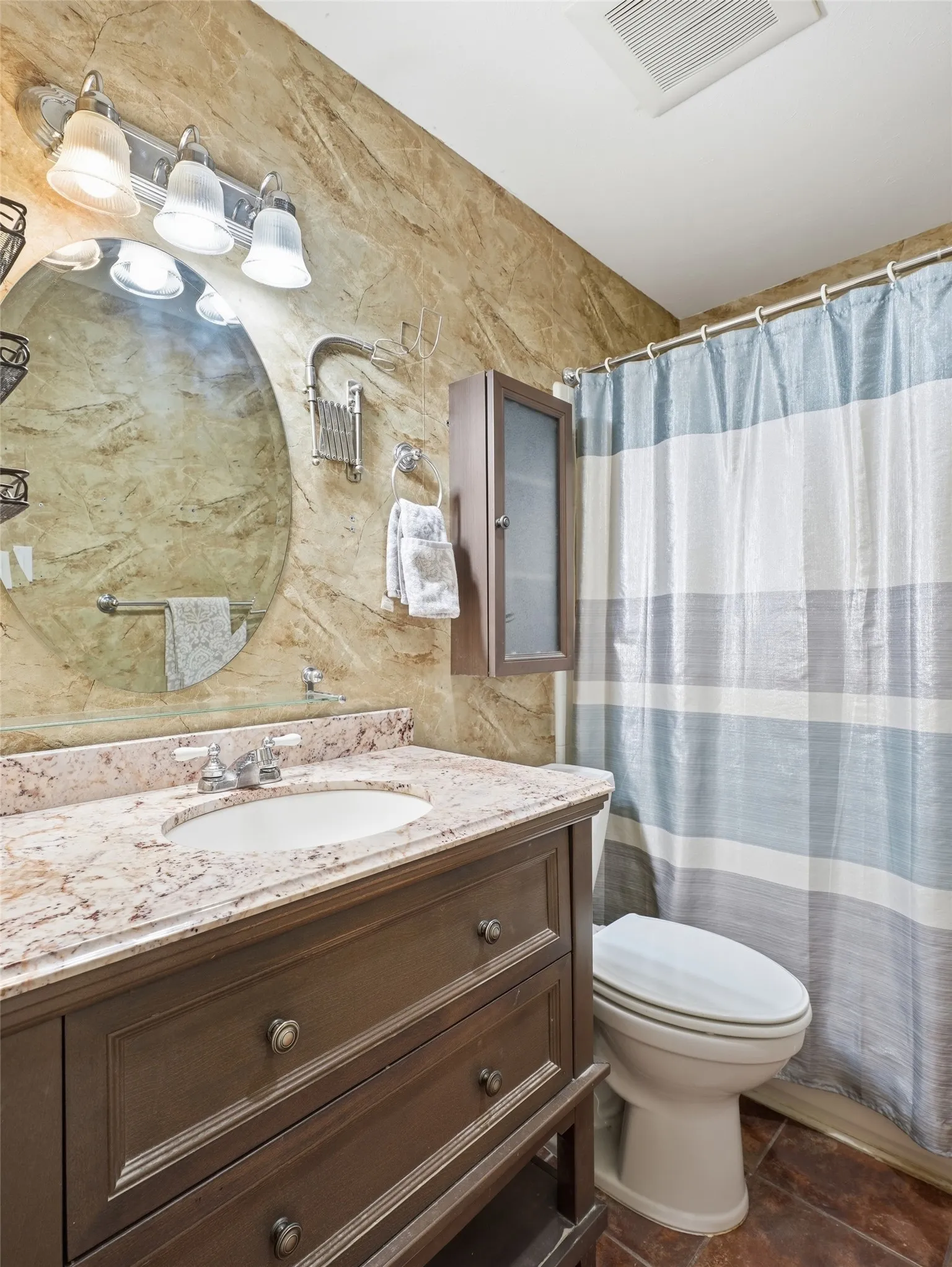 Single Family Residence For Sale in Tarrant County , 7228 Oldham Place, North Richland Hills, Texas 76182, 3 Bedroom, 2 Bathroom, 2 Garage spaces, 1,277 Sqft, built in 1972, mls#21375273, Real Estate Agent in North Richland Hills, Homes For Sale in Tarrant county, Homes For Sale in North Richland Hills, Realtor in North Richland Hills Texas, Real Estate Brokerage Independent Realty Texas, Luminita Cordes Realtor