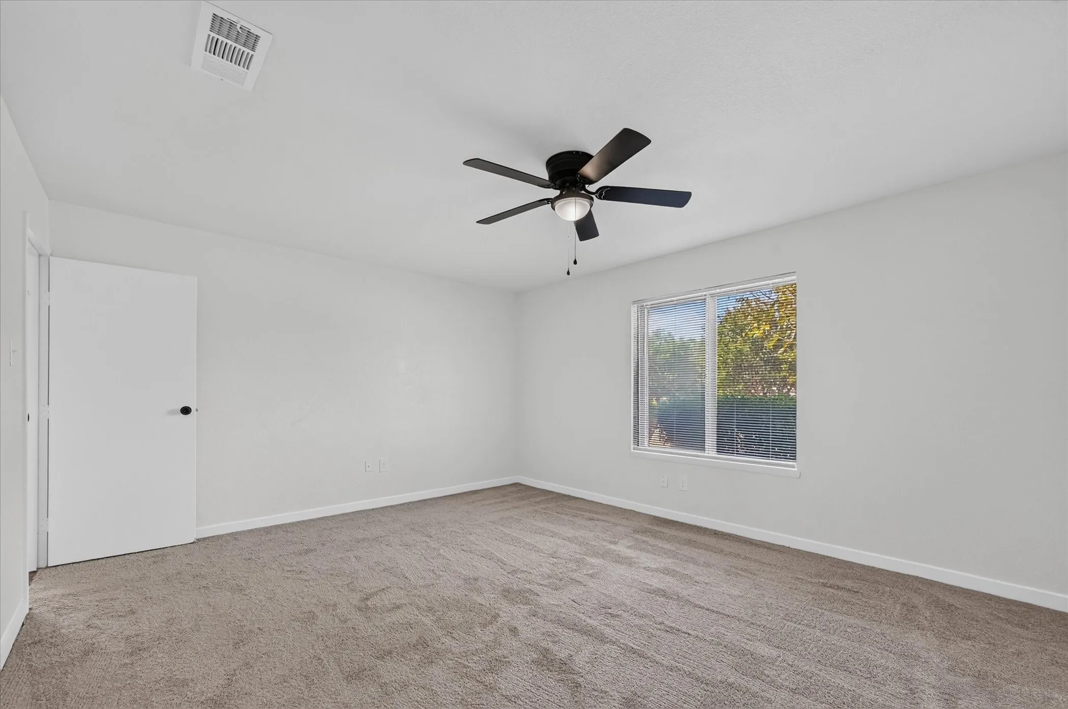 Single Family Residence For Sale in Dallas County , 2922 Bonanza Lane, Garland, Texas 75042, 4 Bedroom, 3 Bathroom, Garage spaces, 1,671 Sqft, built in 1974, mls#21374554, Real Estate Agent in Garland, Homes For Sale in Dallas county, Homes For Sale in Garland, Realtor in Garland Texas, Real Estate Brokerage Independent Realty Texas, Luminita Cordes Realtor