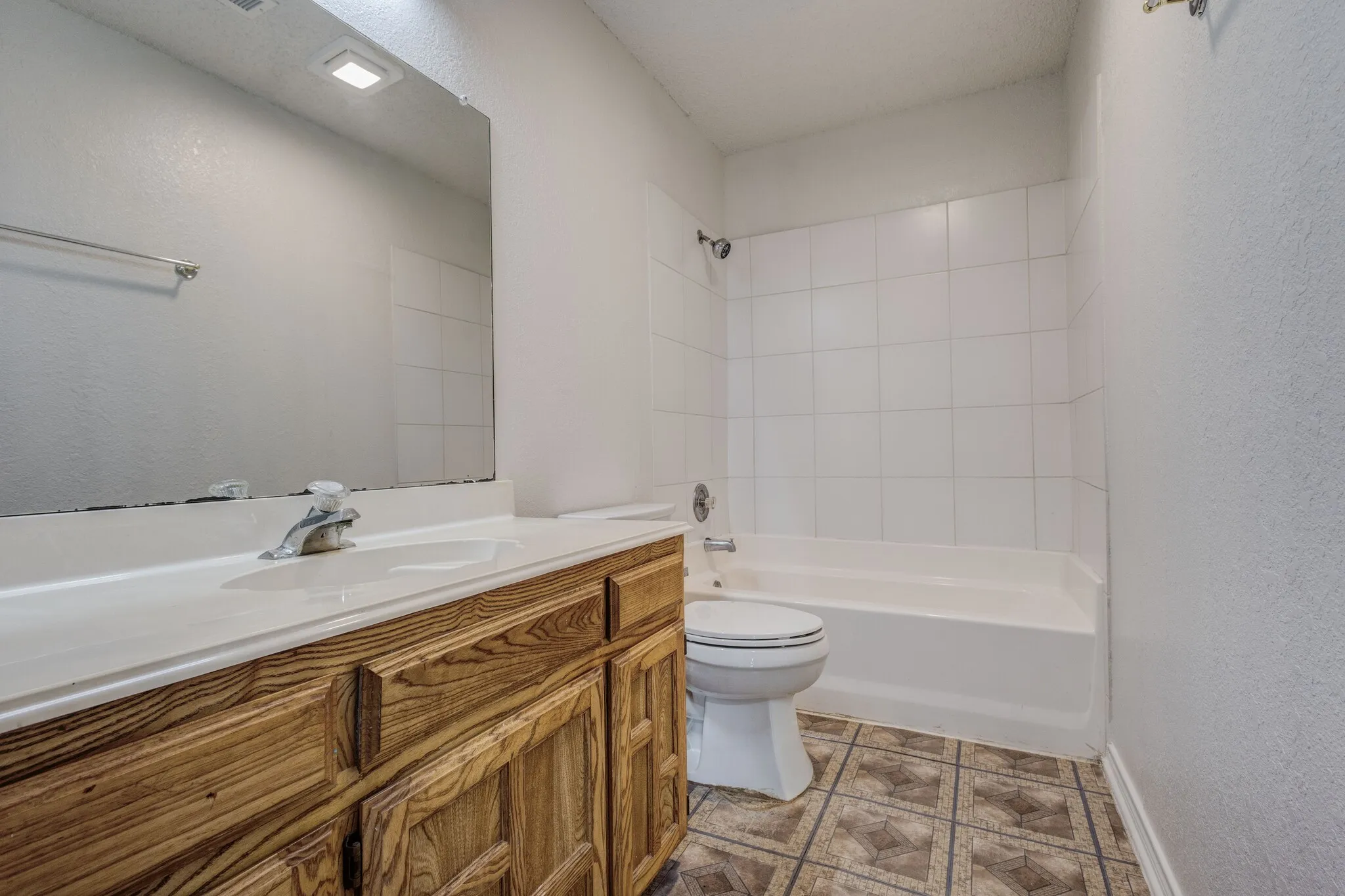 Single Family Residence For Rent in Rockwall County , 9118 Barton Creek Drive, Rowlett, Texas 75089, 4 Bedroom, 3 Bathroom, 2 Garage spaces, 2,334 Sqft, built in 1992, mls#21374219, Real Estate Agent in Rowlett, Homes For Rent in Rockwall county, Homes For Rent in Rowlett, Realtor in Rowlett Texas, Real Estate Brokerage Independent Realty Texas, Luminita Cordes Realtor