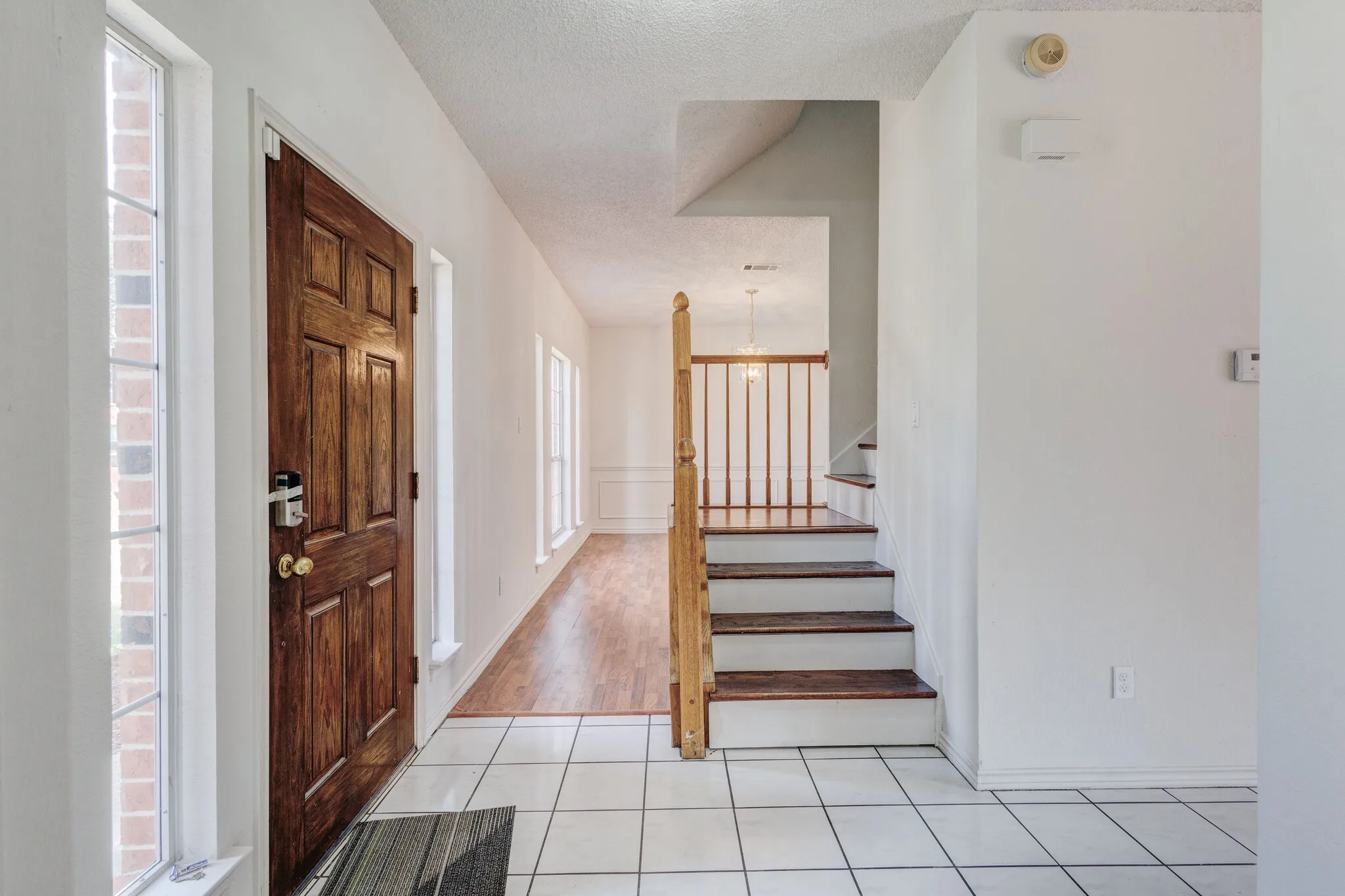 Single Family Residence For Rent in Rockwall County , 9118 Barton Creek Drive, Rowlett, Texas 75089, 4 Bedroom, 3 Bathroom, 2 Garage spaces, 2,334 Sqft, built in 1992, mls#21374219, Real Estate Agent in Rowlett, Homes For Rent in Rockwall county, Homes For Rent in Rowlett, Realtor in Rowlett Texas, Real Estate Brokerage Independent Realty Texas, Luminita Cordes Realtor