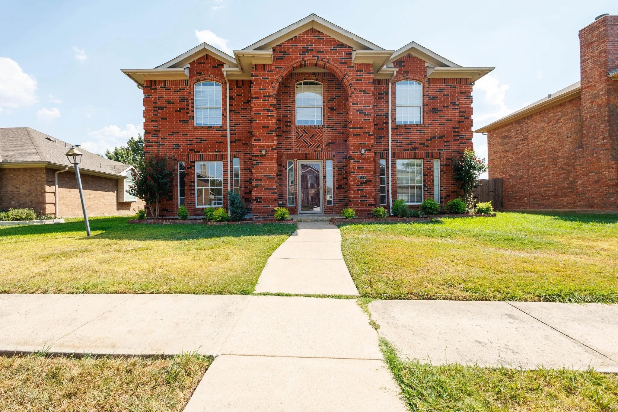 Single Family Residence For Rent in Rockwall County , 9118 Barton Creek Drive, Rowlett, Texas 75089, 4 Bedroom, 3 Bathroom, 2 Garage spaces, 2,334 Sqft, built in 1992, mls#21374219, Real Estate Agent in Rowlett, Homes For Rent in Rockwall county, Homes For Rent in Rowlett, Realtor in Rowlett Texas, Real Estate Brokerage Independent Realty Texas, Luminita Cordes Realtor