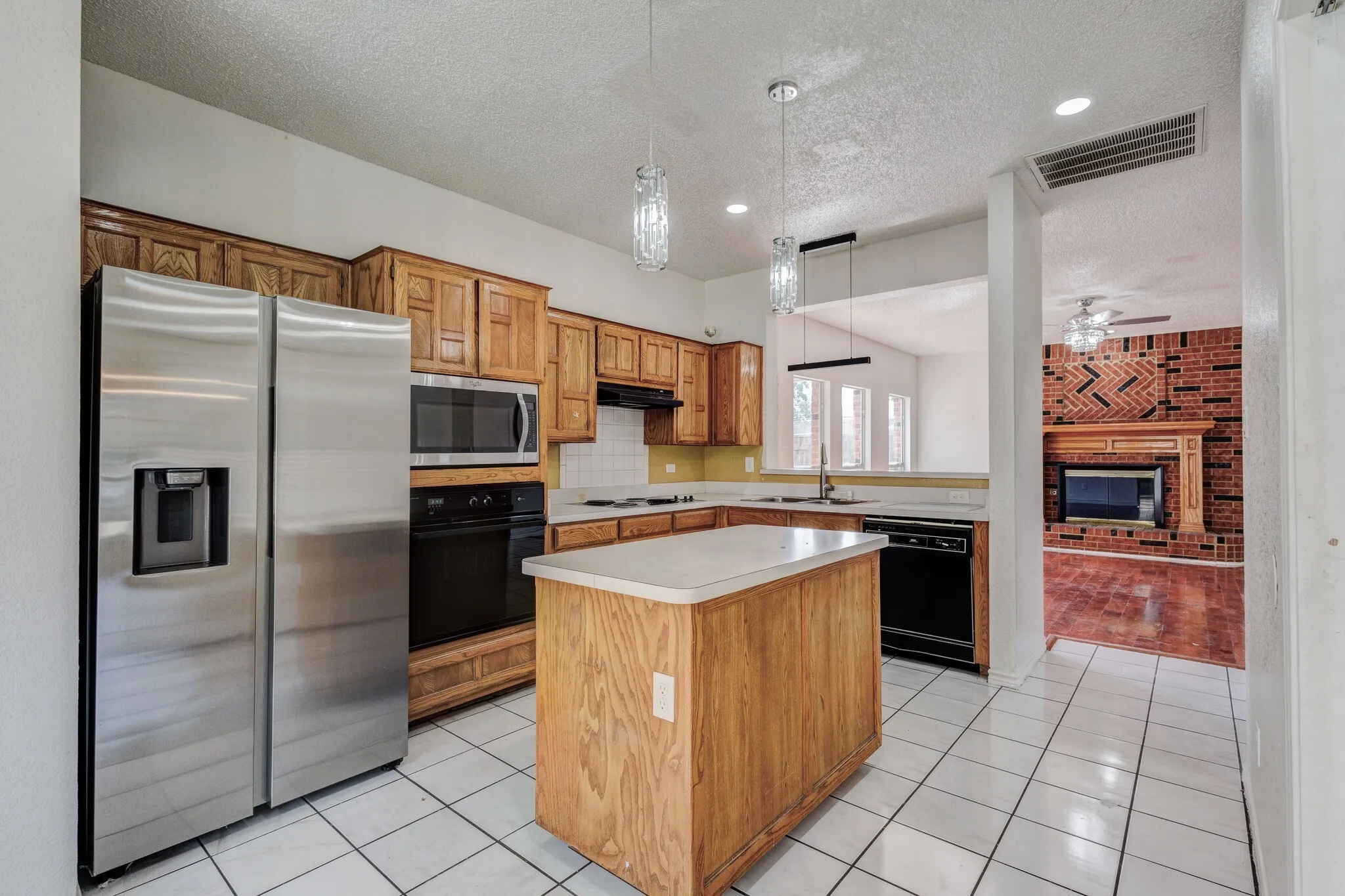 Single Family Residence For Rent in Rockwall County , 9118 Barton Creek Drive, Rowlett, Texas 75089, 4 Bedroom, 3 Bathroom, 2 Garage spaces, 2,334 Sqft, built in 1992, mls#21374219, Real Estate Agent in Rowlett, Homes For Rent in Rockwall county, Homes For Rent in Rowlett, Realtor in Rowlett Texas, Real Estate Brokerage Independent Realty Texas, Luminita Cordes Realtor