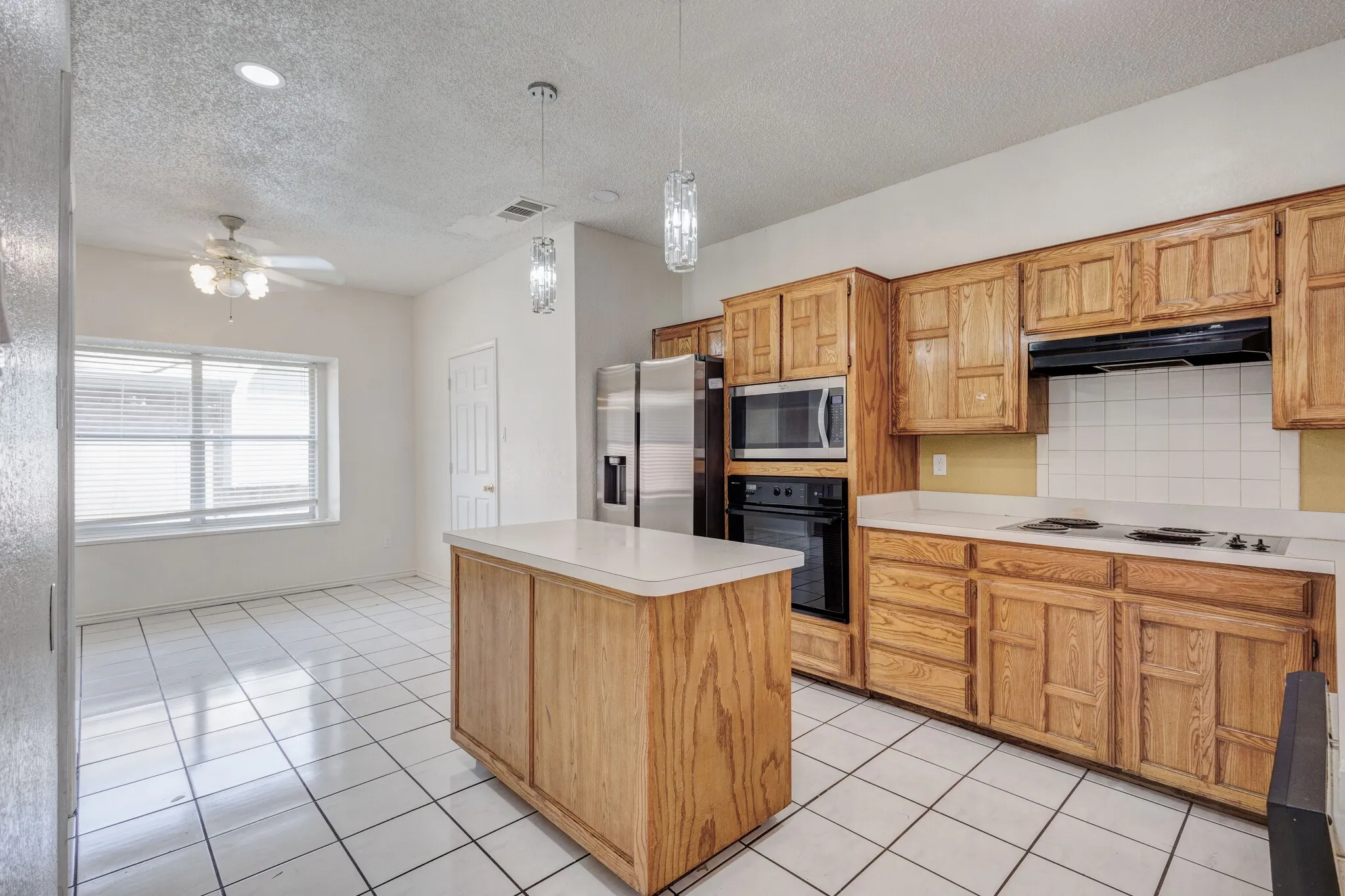 Single Family Residence For Rent in Rockwall County , 9118 Barton Creek Drive, Rowlett, Texas 75089, 4 Bedroom, 3 Bathroom, 2 Garage spaces, 2,334 Sqft, built in 1992, mls#21374219, Real Estate Agent in Rowlett, Homes For Rent in Rockwall county, Homes For Rent in Rowlett, Realtor in Rowlett Texas, Real Estate Brokerage Independent Realty Texas, Luminita Cordes Realtor
