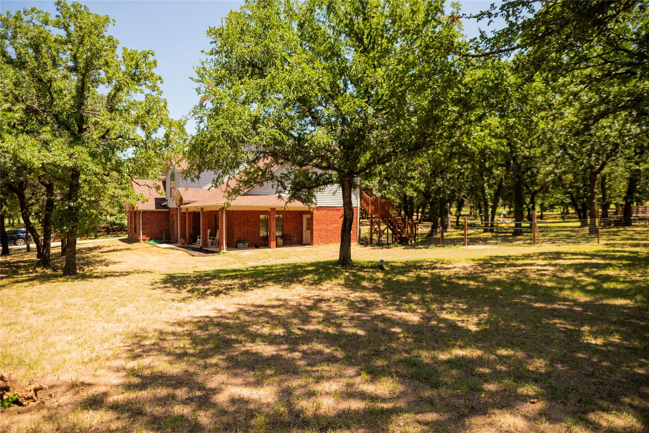 Single Family Residence For Sale in Wise County , 696 Indian Trail, Decatur, Texas 76234, 4 Bedroom, 3 Bathroom, 2 Garage spaces, 2,895 Sqft, built in 1997, mls#21378187, Real Estate Agent in Decatur, Homes For Sale in Wise county, Homes For Sale in Decatur, Realtor in Decatur Texas, Real Estate Brokerage Independent Realty Texas, Luminita Cordes Realtor