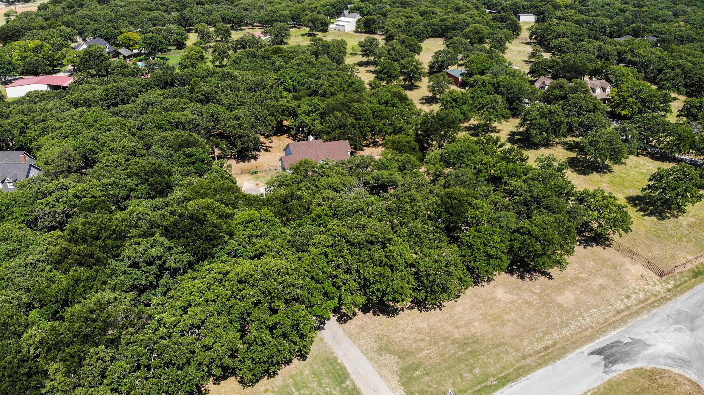 Single Family Residence For Sale in Wise County , 696 Indian Trail, Decatur, Texas 76234, 4 Bedroom, 3 Bathroom, 2 Garage spaces, 2,895 Sqft, built in 1997, mls#21378187, Real Estate Agent in Decatur, Homes For Sale in Wise county, Homes For Sale in Decatur, Realtor in Decatur Texas, Real Estate Brokerage Independent Realty Texas, Luminita Cordes Realtor