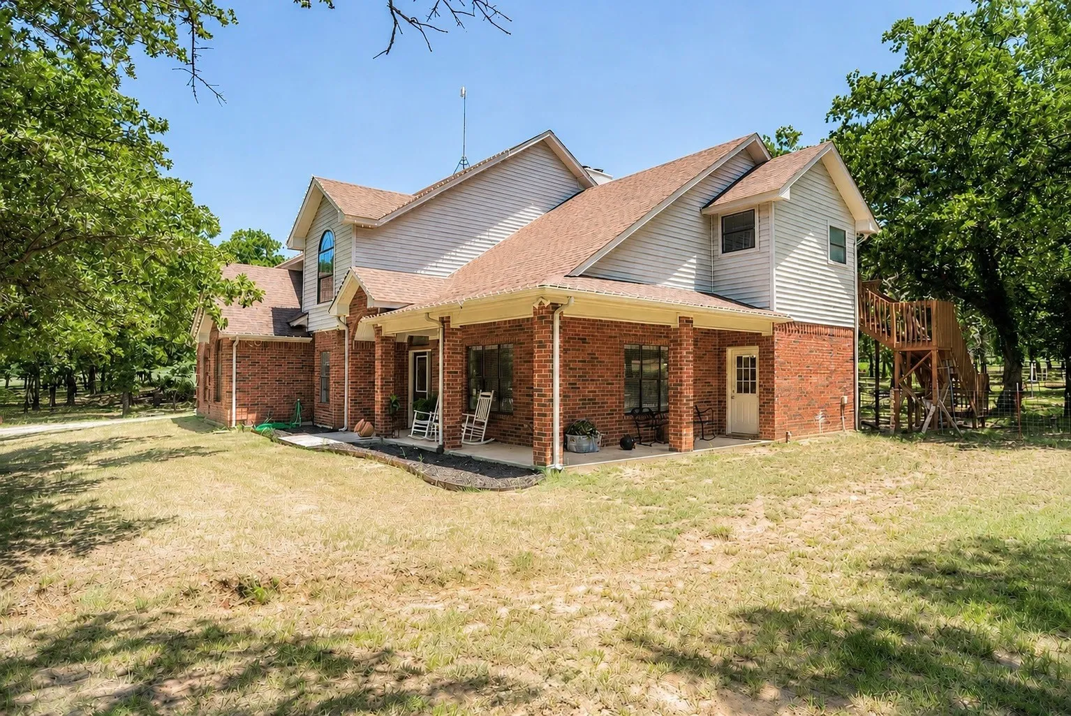 Single Family Residence For Sale in Wise County , 696 Indian Trail, Decatur, Texas 76234, 4 Bedroom, 3 Bathroom, 2 Garage spaces, 2,895 Sqft, built in 1997, mls#21378187, Real Estate Agent in Decatur, Homes For Sale in Wise county, Homes For Sale in Decatur, Realtor in Decatur Texas, Real Estate Brokerage Independent Realty Texas, Luminita Cordes Realtor