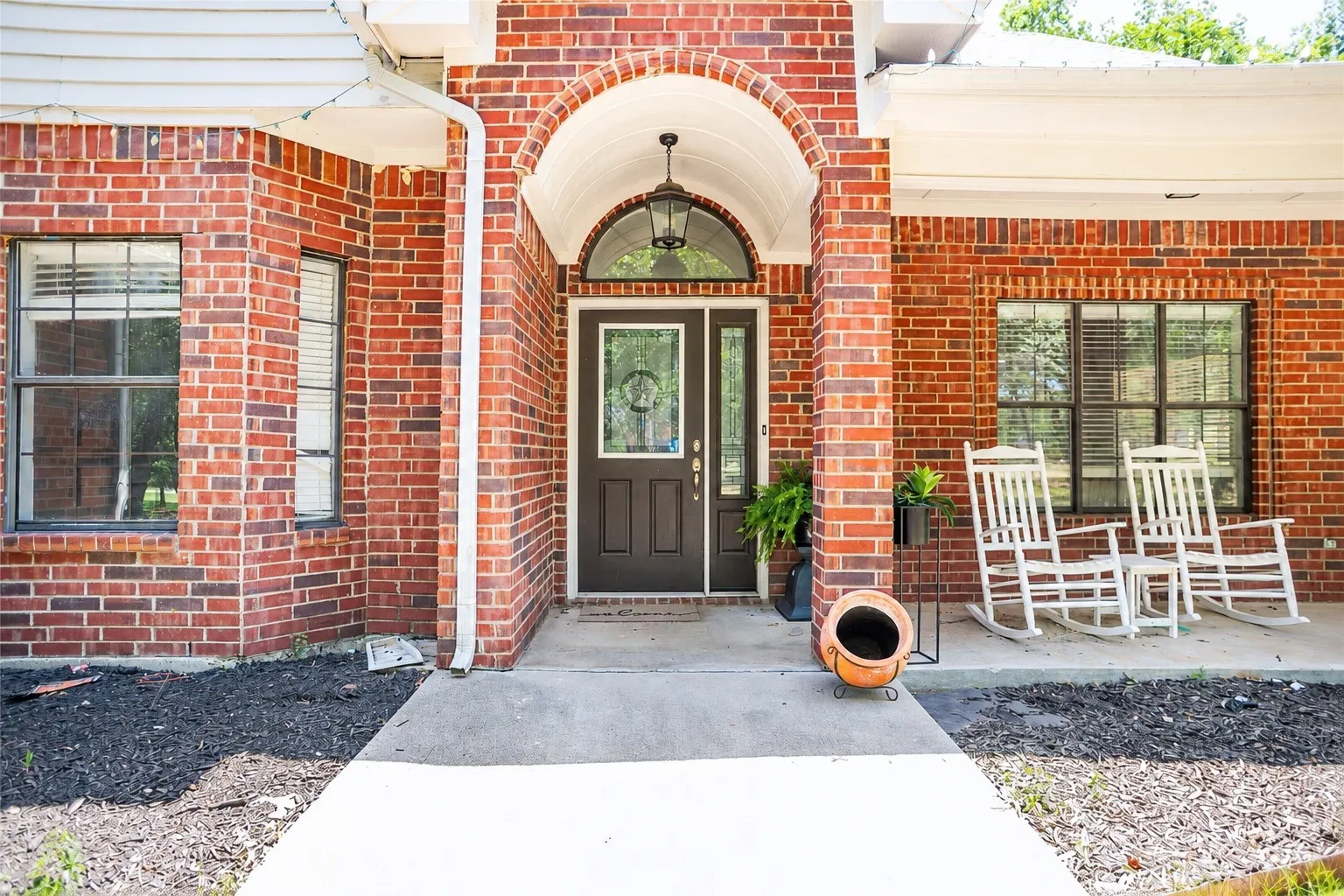 Single Family Residence For Sale in Wise County , 696 Indian Trail, Decatur, Texas 76234, 4 Bedroom, 3 Bathroom, 2 Garage spaces, 2,895 Sqft, built in 1997, mls#21378187, Real Estate Agent in Decatur, Homes For Sale in Wise county, Homes For Sale in Decatur, Realtor in Decatur Texas, Real Estate Brokerage Independent Realty Texas, Luminita Cordes Realtor