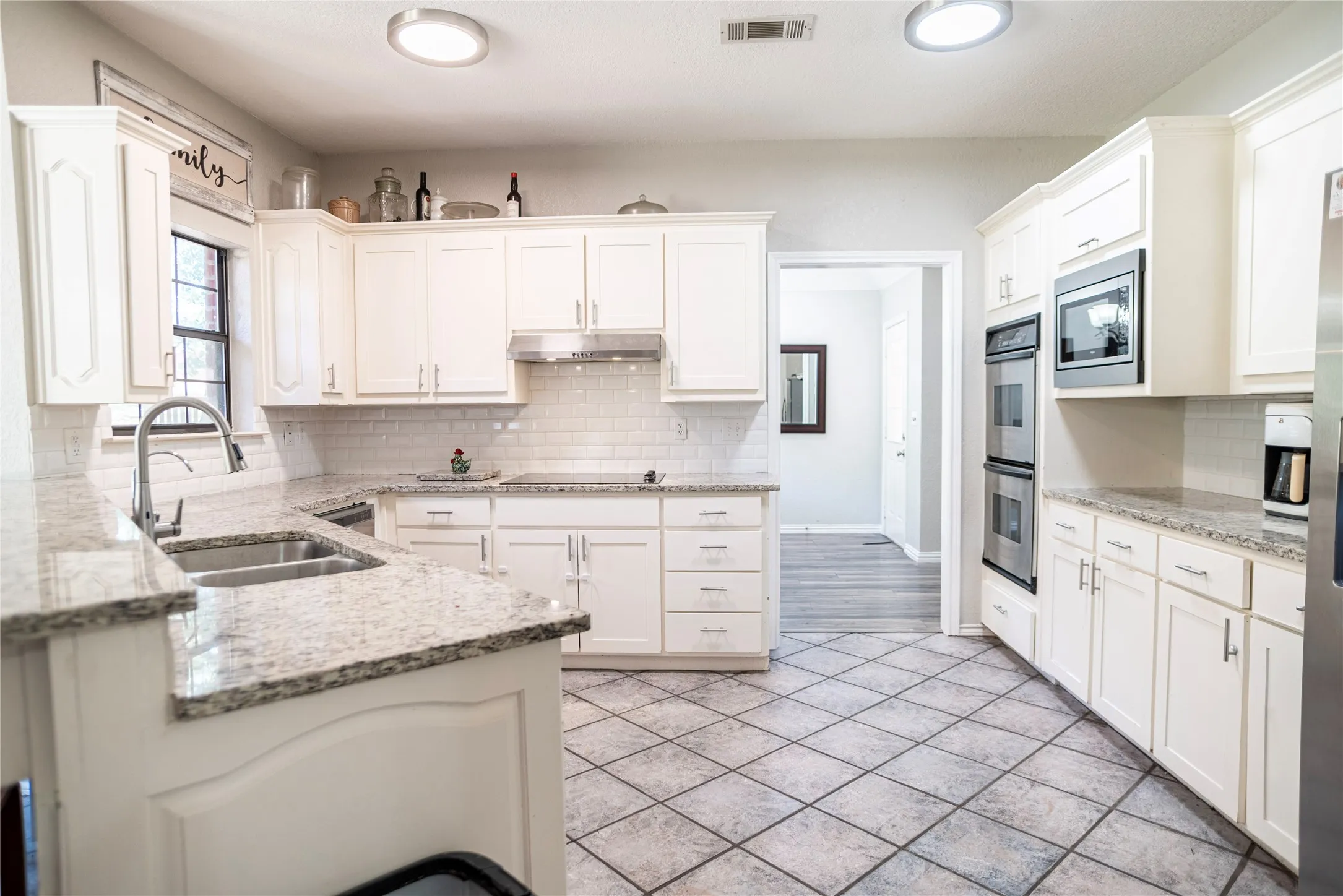 Single Family Residence For Sale in Wise County , 696 Indian Trail, Decatur, Texas 76234, 4 Bedroom, 3 Bathroom, 2 Garage spaces, 2,895 Sqft, built in 1997, mls#21378187, Real Estate Agent in Decatur, Homes For Sale in Wise county, Homes For Sale in Decatur, Realtor in Decatur Texas, Real Estate Brokerage Independent Realty Texas, Luminita Cordes Realtor