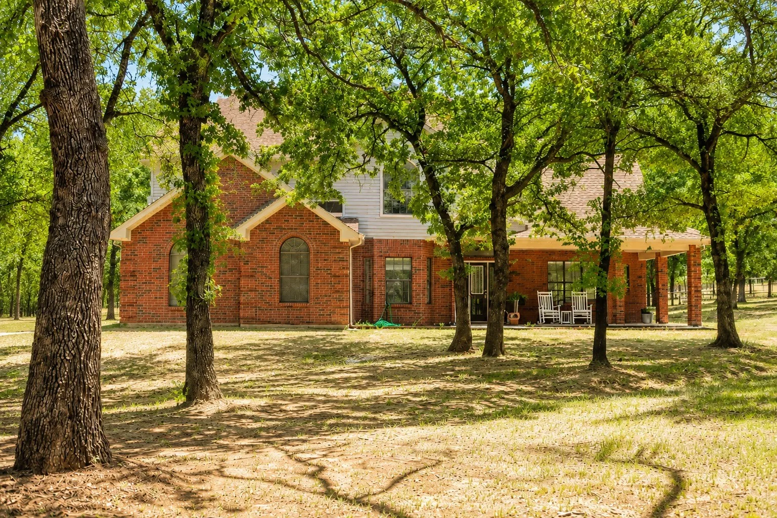 Single Family Residence For Sale in Wise County , 696 Indian Trail, Decatur, Texas 76234, 4 Bedroom, 3 Bathroom, 2 Garage spaces, 2,895 Sqft, built in 1997, mls#21378187, Real Estate Agent in Decatur, Homes For Sale in Wise county, Homes For Sale in Decatur, Realtor in Decatur Texas, Real Estate Brokerage Independent Realty Texas, Luminita Cordes Realtor