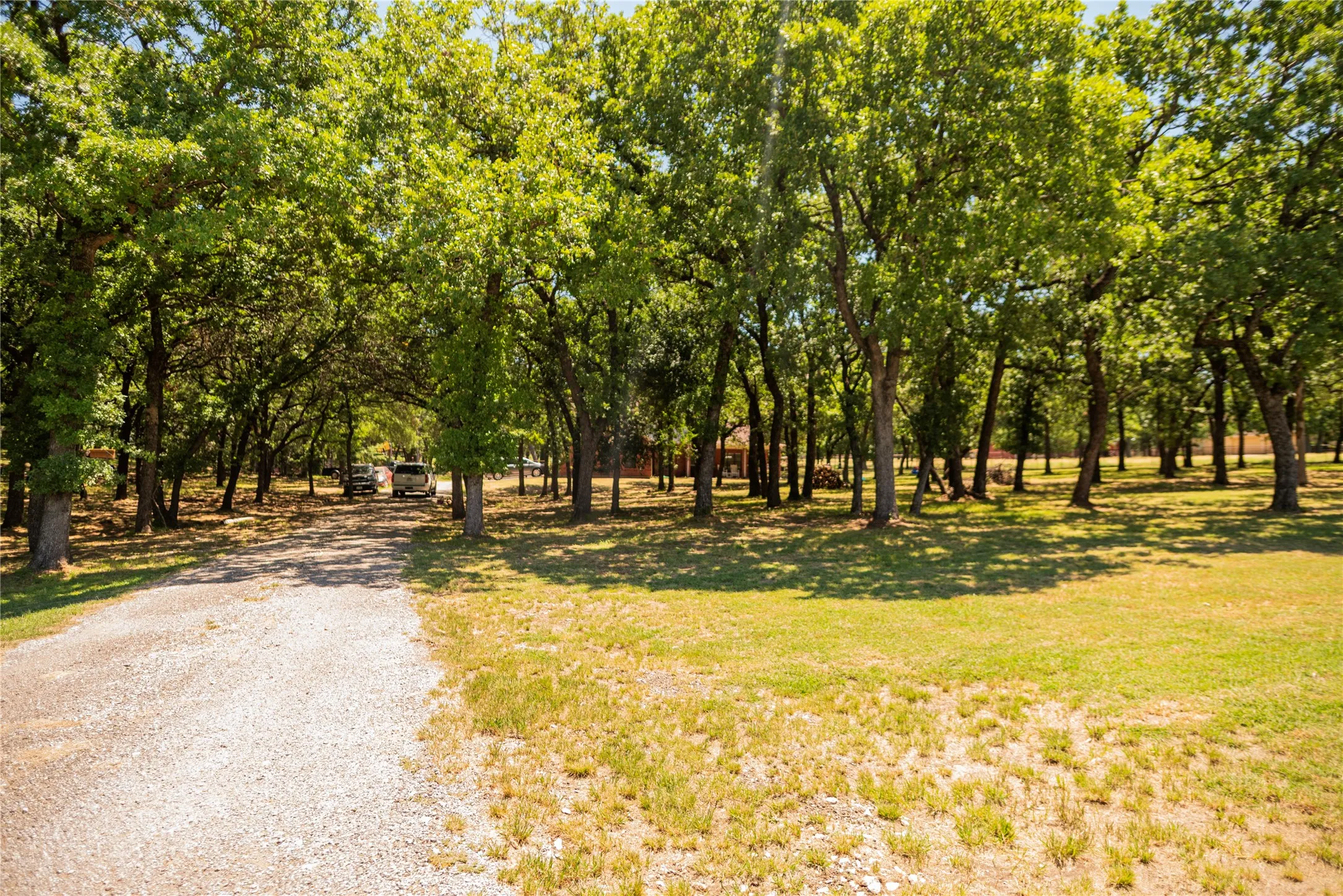 Single Family Residence For Sale in Wise County , 696 Indian Trail, Decatur, Texas 76234, 4 Bedroom, 3 Bathroom, 2 Garage spaces, 2,895 Sqft, built in 1997, mls#21378187, Real Estate Agent in Decatur, Homes For Sale in Wise county, Homes For Sale in Decatur, Realtor in Decatur Texas, Real Estate Brokerage Independent Realty Texas, Luminita Cordes Realtor
