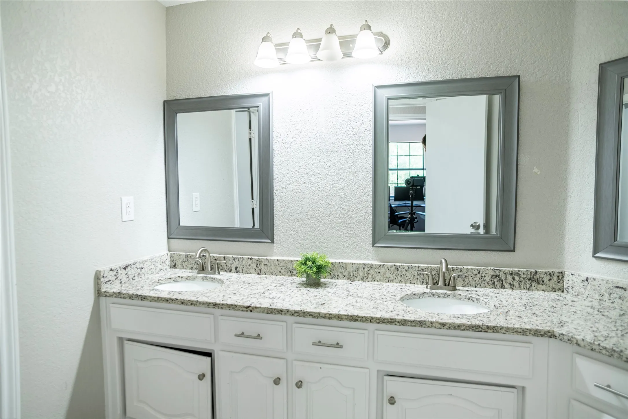 Single Family Residence For Sale in Wise County , 696 Indian Trail, Decatur, Texas 76234, 4 Bedroom, 3 Bathroom, 2 Garage spaces, 2,895 Sqft, built in 1997, mls#21378187, Real Estate Agent in Decatur, Homes For Sale in Wise county, Homes For Sale in Decatur, Realtor in Decatur Texas, Real Estate Brokerage Independent Realty Texas, Luminita Cordes Realtor