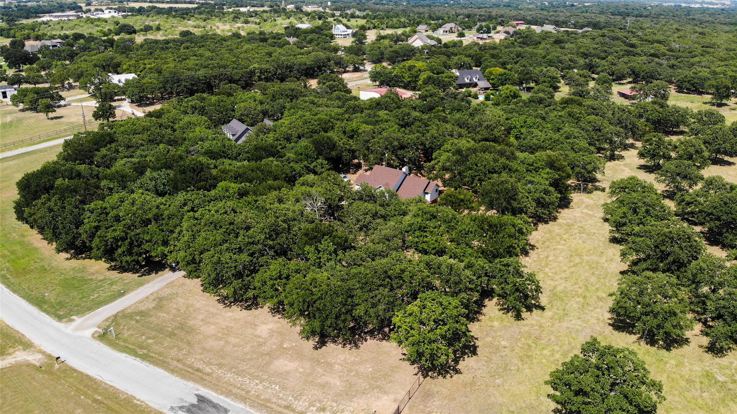 Single Family Residence For Sale in Wise County , 696 Indian Trail, Decatur, Texas 76234, 4 Bedroom, 3 Bathroom, 2 Garage spaces, 2,895 Sqft, built in 1997, mls#21378187, Real Estate Agent in Decatur, Homes For Sale in Wise county, Homes For Sale in Decatur, Realtor in Decatur Texas, Real Estate Brokerage Independent Realty Texas, Luminita Cordes Realtor