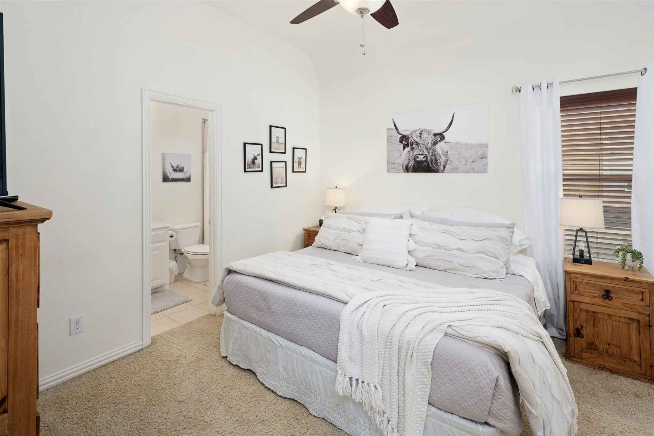 Single Family Residence For Sale in Collin County , 2801 Meadow Ridge Drive, Prosper, Texas 75078, 5 Bedroom, 4 Bathroom, 2 Garage spaces, 3,941 Sqft, built in 2010, mls#21378308, Real Estate Agent in Prosper, Homes For Sale in Collin county, Homes For Sale in Prosper, Realtor in Prosper Texas, Real Estate Brokerage Independent Realty Texas, Luminita Cordes Realtor