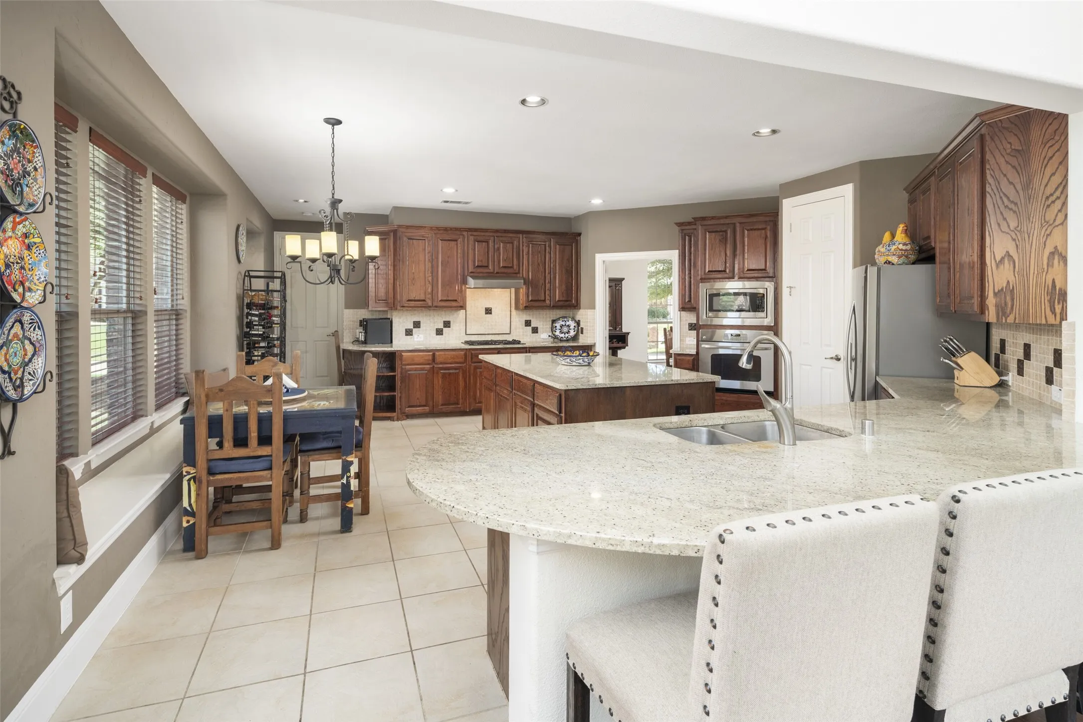 Single Family Residence For Sale in Collin County , 2801 Meadow Ridge Drive, Prosper, Texas 75078, 5 Bedroom, 4 Bathroom, 2 Garage spaces, 3,941 Sqft, built in 2010, mls#21378308, Real Estate Agent in Prosper, Homes For Sale in Collin county, Homes For Sale in Prosper, Realtor in Prosper Texas, Real Estate Brokerage Independent Realty Texas, Luminita Cordes Realtor