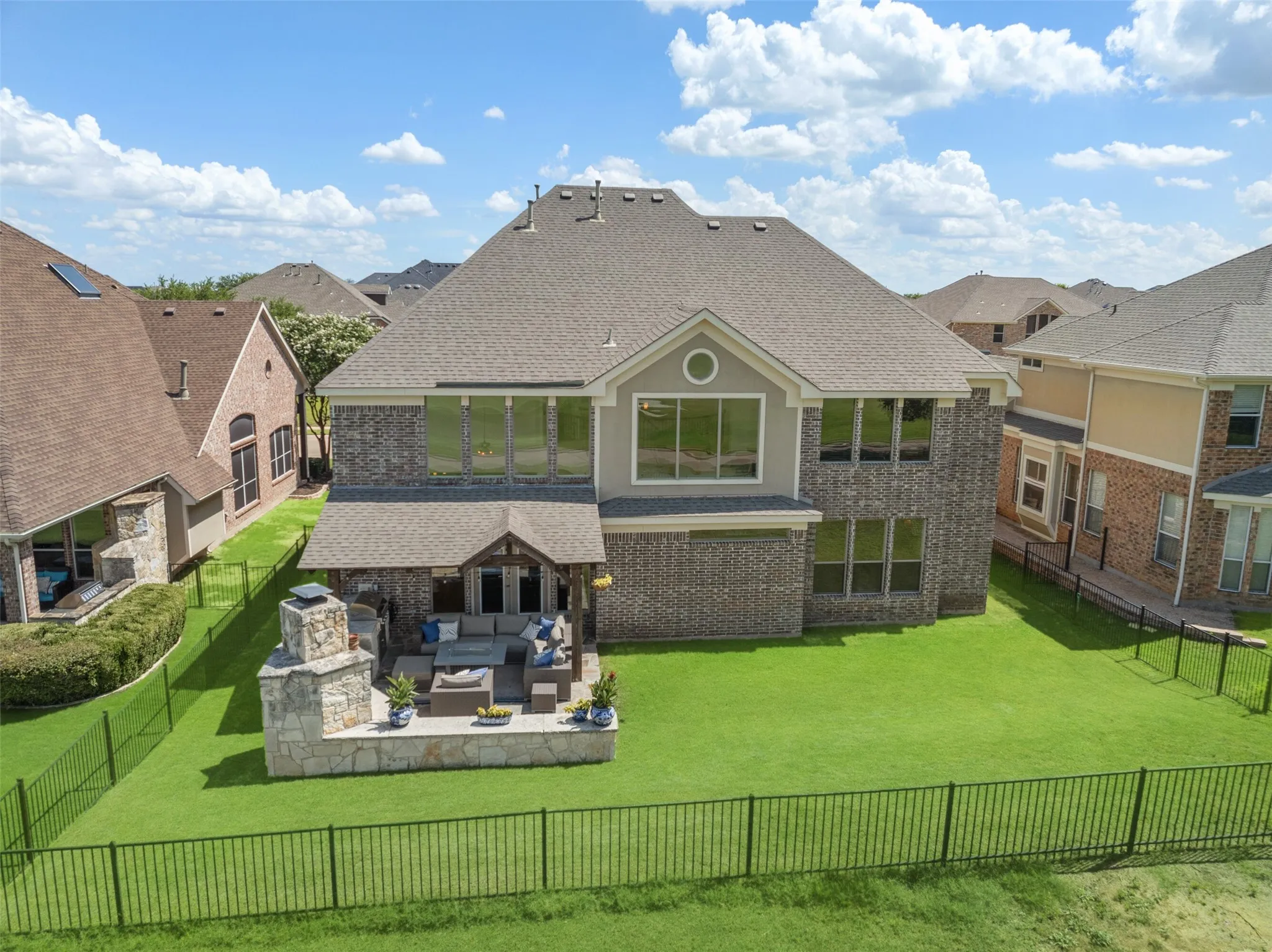 Single Family Residence For Sale in Collin County , 2801 Meadow Ridge Drive, Prosper, Texas 75078, 5 Bedroom, 4 Bathroom, 2 Garage spaces, 3,941 Sqft, built in 2010, mls#21378308, Real Estate Agent in Prosper, Homes For Sale in Collin county, Homes For Sale in Prosper, Realtor in Prosper Texas, Real Estate Brokerage Independent Realty Texas, Luminita Cordes Realtor