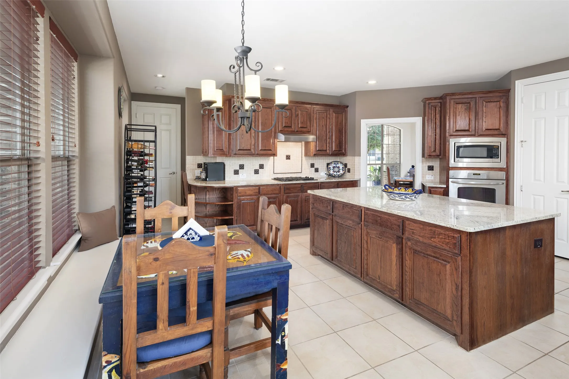 Single Family Residence For Sale in Collin County , 2801 Meadow Ridge Drive, Prosper, Texas 75078, 5 Bedroom, 4 Bathroom, 2 Garage spaces, 3,941 Sqft, built in 2010, mls#21378308, Real Estate Agent in Prosper, Homes For Sale in Collin county, Homes For Sale in Prosper, Realtor in Prosper Texas, Real Estate Brokerage Independent Realty Texas, Luminita Cordes Realtor