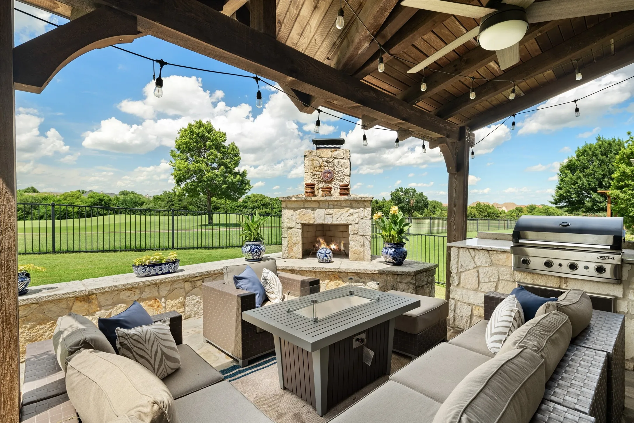 Single Family Residence For Sale in Collin County , 2801 Meadow Ridge Drive, Prosper, Texas 75078, 5 Bedroom, 4 Bathroom, 2 Garage spaces, 3,941 Sqft, built in 2010, mls#21378308, Real Estate Agent in Prosper, Homes For Sale in Collin county, Homes For Sale in Prosper, Realtor in Prosper Texas, Real Estate Brokerage Independent Realty Texas, Luminita Cordes Realtor
