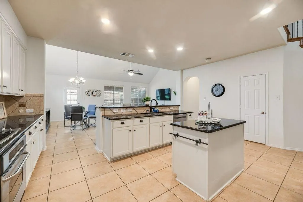 Single Family Residence For Sale in Denton County , 13714 Fall Harvest Drive, Frisco, Texas 75033, 4 Bedroom, 5 Bathroom, 2 Garage spaces, 4,115 Sqft, built in 2006, mls#21377488, Real Estate Agent in Frisco, Homes For Sale in Denton county, Homes For Sale in Frisco, Realtor in Frisco Texas, Real Estate Brokerage Independent Realty Texas, Luminita Cordes Realtor