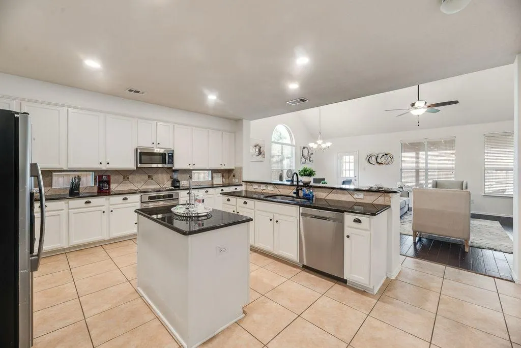 Single Family Residence For Sale in Denton County , 13714 Fall Harvest Drive, Frisco, Texas 75033, 4 Bedroom, 5 Bathroom, 2 Garage spaces, 4,115 Sqft, built in 2006, mls#21377488, Real Estate Agent in Frisco, Homes For Sale in Denton county, Homes For Sale in Frisco, Realtor in Frisco Texas, Real Estate Brokerage Independent Realty Texas, Luminita Cordes Realtor