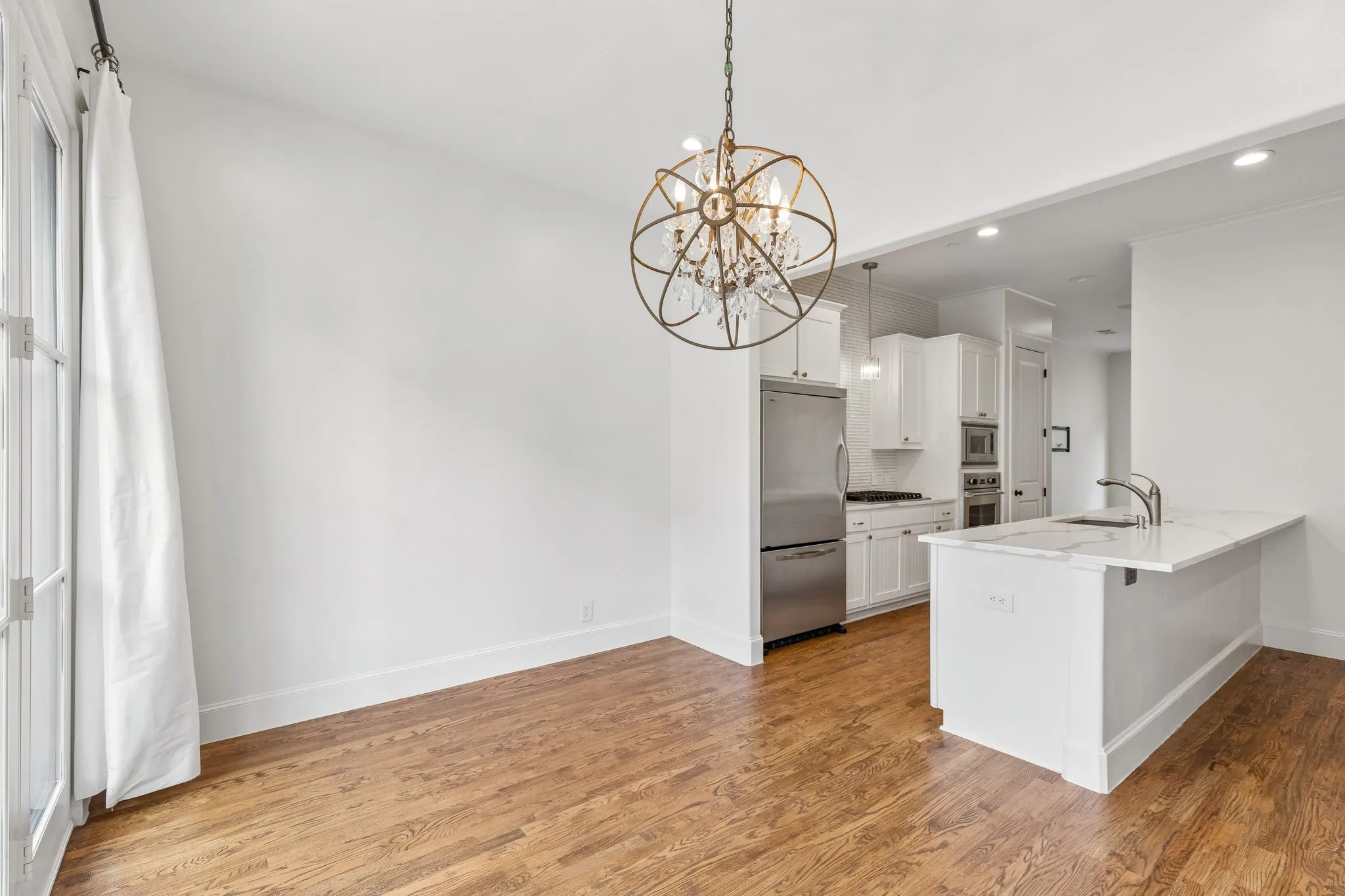 Condominium For Sale in Dallas County , 4406 Bowser Avenue 2, Dallas, Texas 75219, 3 Bedroom, 4 Bathroom, 2 Garage spaces, 1,894 Sqft, built in 2008, mls#21375781, Real Estate Agent in Dallas, Homes For Sale in Dallas county, Homes For Sale in Dallas, Realtor in Dallas Texas, Real Estate Brokerage Independent Realty Texas, Luminita Cordes Realtor