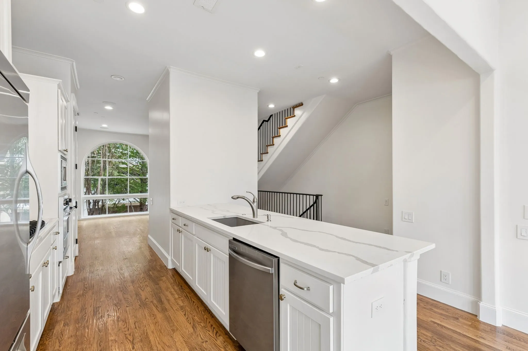 Condominium For Sale in Dallas County , 4406 Bowser Avenue 2, Dallas, Texas 75219, 3 Bedroom, 4 Bathroom, 2 Garage spaces, 1,894 Sqft, built in 2008, mls#21375781, Real Estate Agent in Dallas, Homes For Sale in Dallas county, Homes For Sale in Dallas, Realtor in Dallas Texas, Real Estate Brokerage Independent Realty Texas, Luminita Cordes Realtor