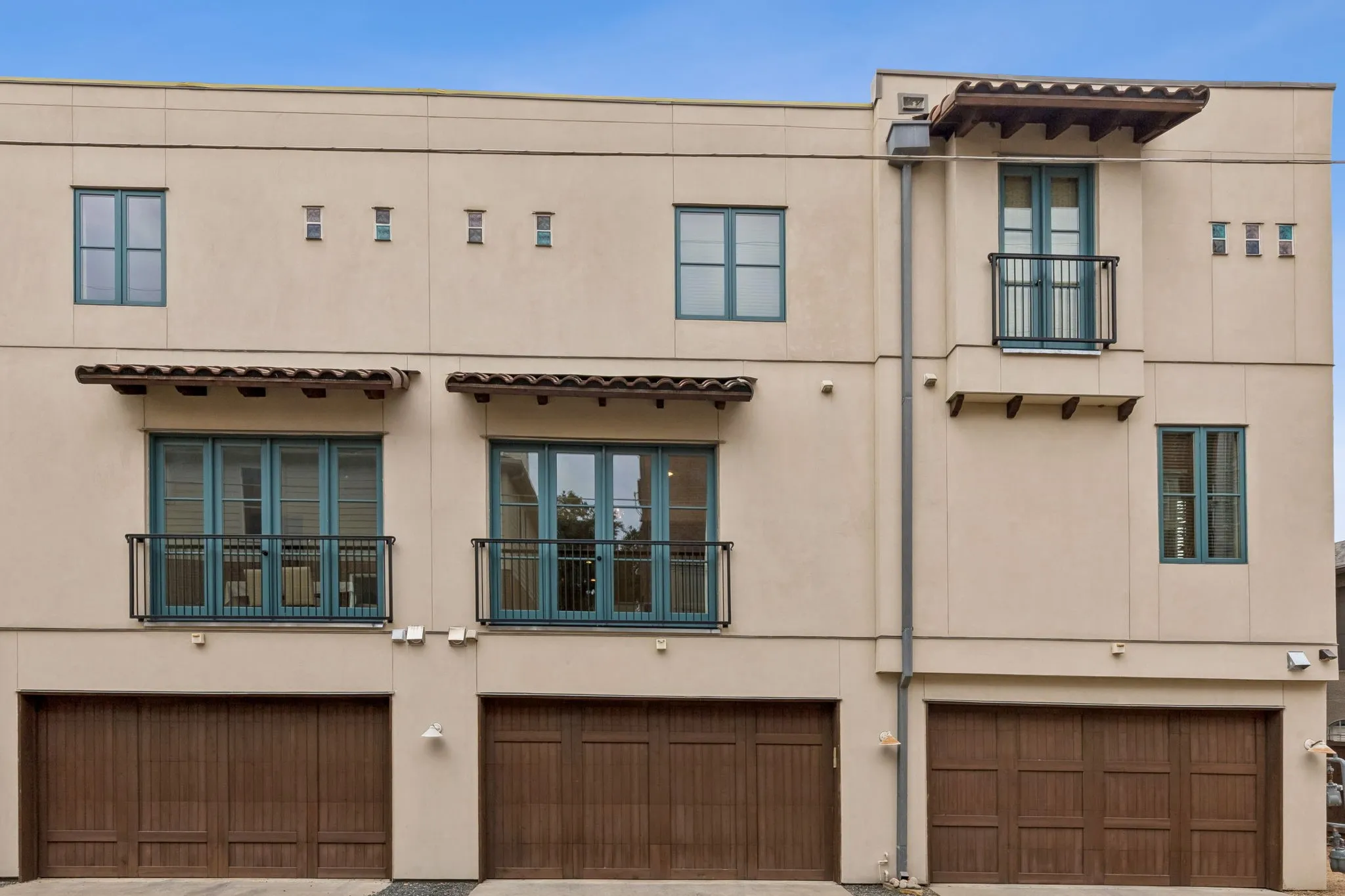 Condominium For Sale in Dallas County , 4406 Bowser Avenue 2, Dallas, Texas 75219, 3 Bedroom, 4 Bathroom, 2 Garage spaces, 1,894 Sqft, built in 2008, mls#21375781, Real Estate Agent in Dallas, Homes For Sale in Dallas county, Homes For Sale in Dallas, Realtor in Dallas Texas, Real Estate Brokerage Independent Realty Texas, Luminita Cordes Realtor