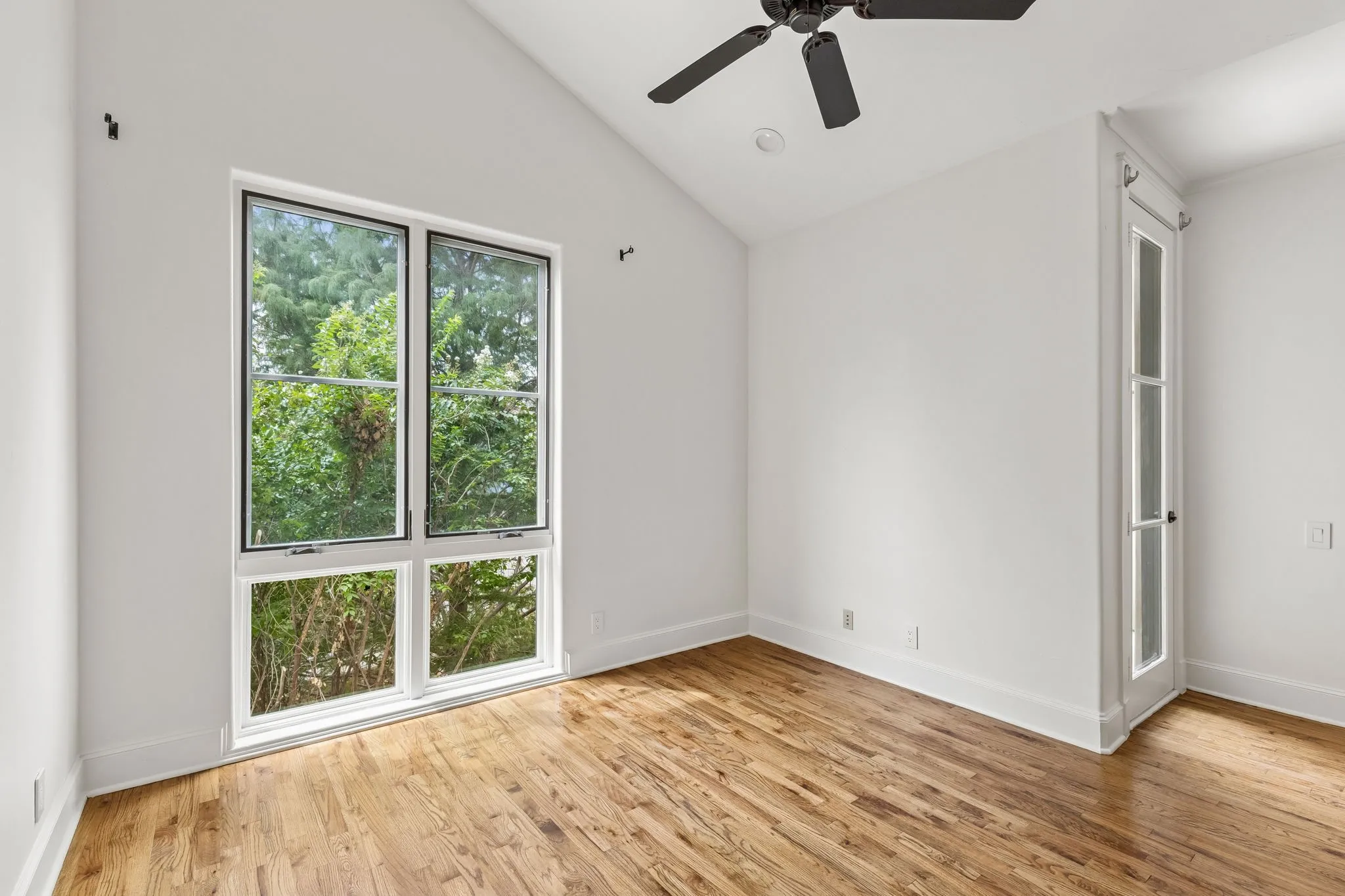 Condominium For Sale in Dallas County , 4406 Bowser Avenue 2, Dallas, Texas 75219, 3 Bedroom, 4 Bathroom, 2 Garage spaces, 1,894 Sqft, built in 2008, mls#21375781, Real Estate Agent in Dallas, Homes For Sale in Dallas county, Homes For Sale in Dallas, Realtor in Dallas Texas, Real Estate Brokerage Independent Realty Texas, Luminita Cordes Realtor
