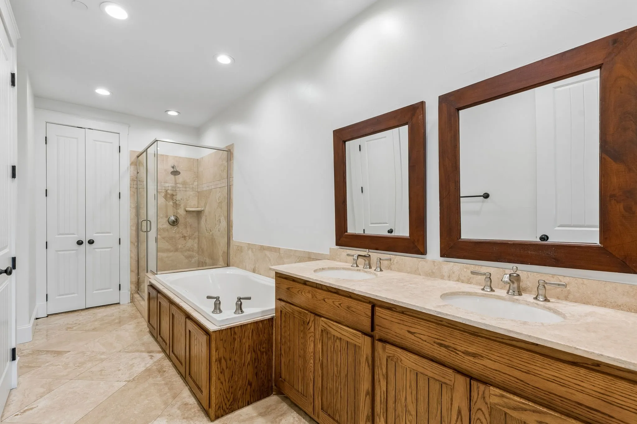 Condominium For Sale in Dallas County , 4406 Bowser Avenue 2, Dallas, Texas 75219, 3 Bedroom, 4 Bathroom, 2 Garage spaces, 1,894 Sqft, built in 2008, mls#21375781, Real Estate Agent in Dallas, Homes For Sale in Dallas county, Homes For Sale in Dallas, Realtor in Dallas Texas, Real Estate Brokerage Independent Realty Texas, Luminita Cordes Realtor