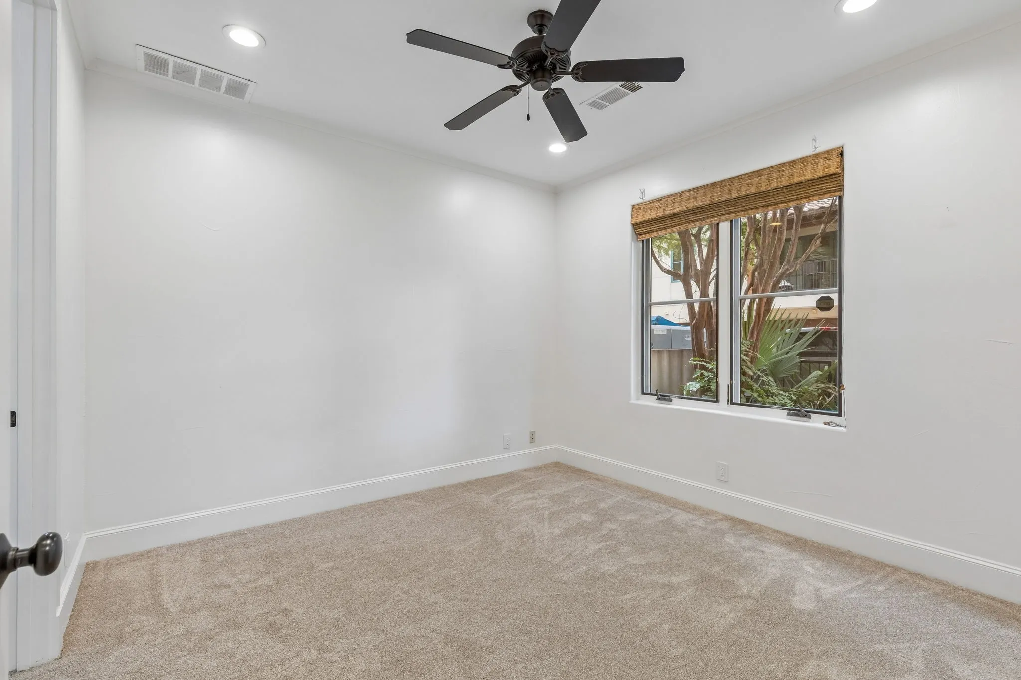 Condominium For Sale in Dallas County , 4406 Bowser Avenue 2, Dallas, Texas 75219, 3 Bedroom, 4 Bathroom, 2 Garage spaces, 1,894 Sqft, built in 2008, mls#21375781, Real Estate Agent in Dallas, Homes For Sale in Dallas county, Homes For Sale in Dallas, Realtor in Dallas Texas, Real Estate Brokerage Independent Realty Texas, Luminita Cordes Realtor