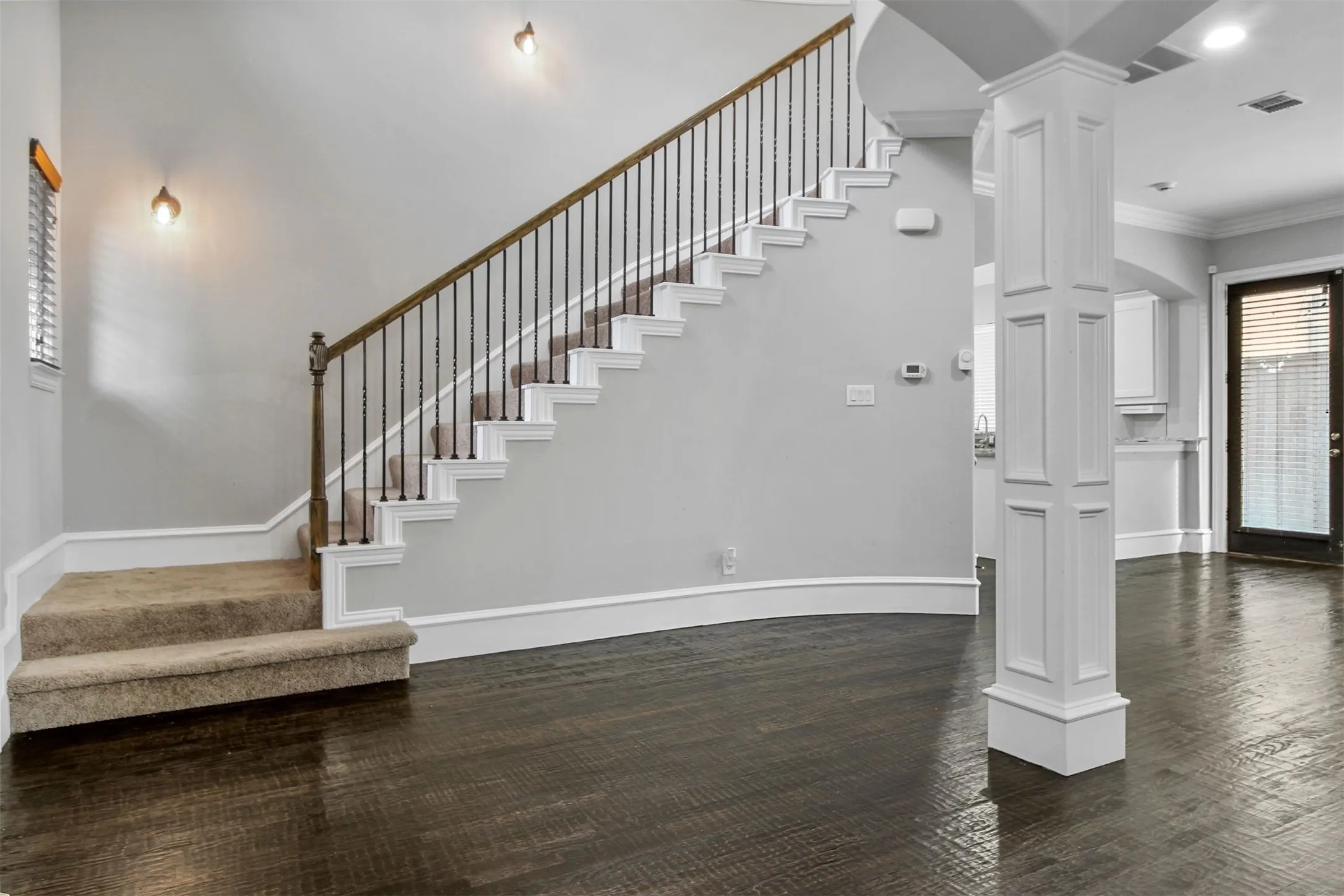 Townhouse For Rent in Dallas County , 857 N Glasgow Drive B, Dallas, Texas 75214, 2 Bedroom, 3 Bathroom, 2 Garage spaces, 2,322 Sqft, built in 2008, mls#21378330, Real Estate Agent in Dallas, Homes For Rent in Dallas county, Homes For Rent in Dallas, Realtor in Dallas Texas, Real Estate Brokerage Independent Realty Texas, Luminita Cordes Realtor