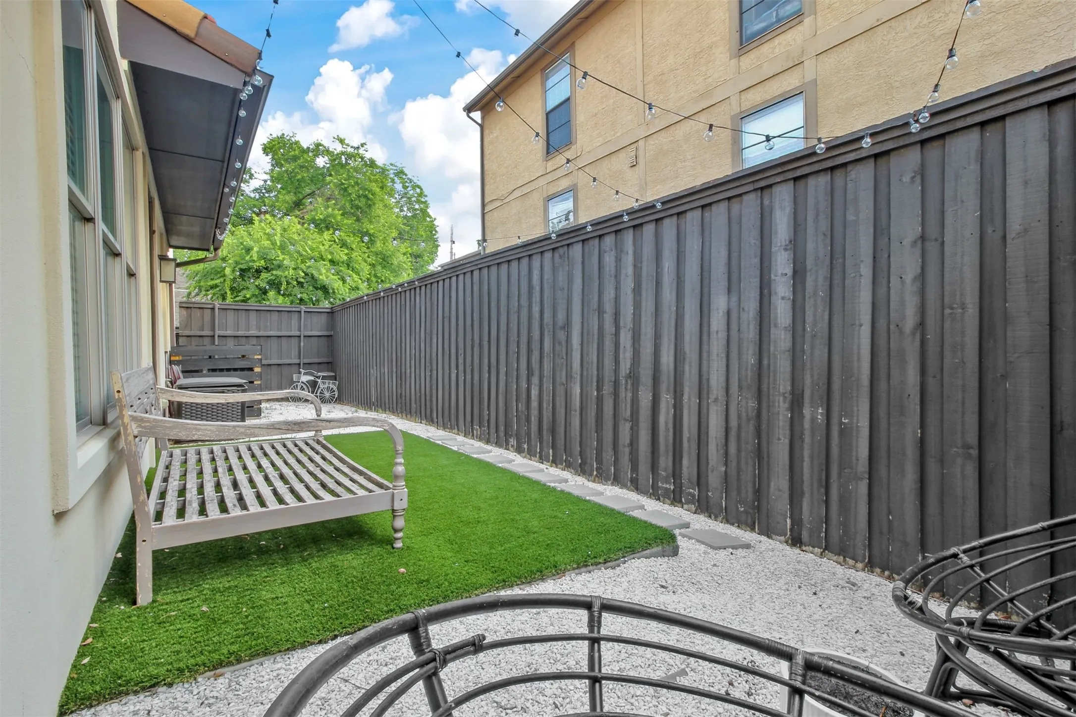 Townhouse For Rent in Dallas County , 857 N Glasgow Drive B, Dallas, Texas 75214, 2 Bedroom, 3 Bathroom, 2 Garage spaces, 2,322 Sqft, built in 2008, mls#21378330, Real Estate Agent in Dallas, Homes For Rent in Dallas county, Homes For Rent in Dallas, Realtor in Dallas Texas, Real Estate Brokerage Independent Realty Texas, Luminita Cordes Realtor