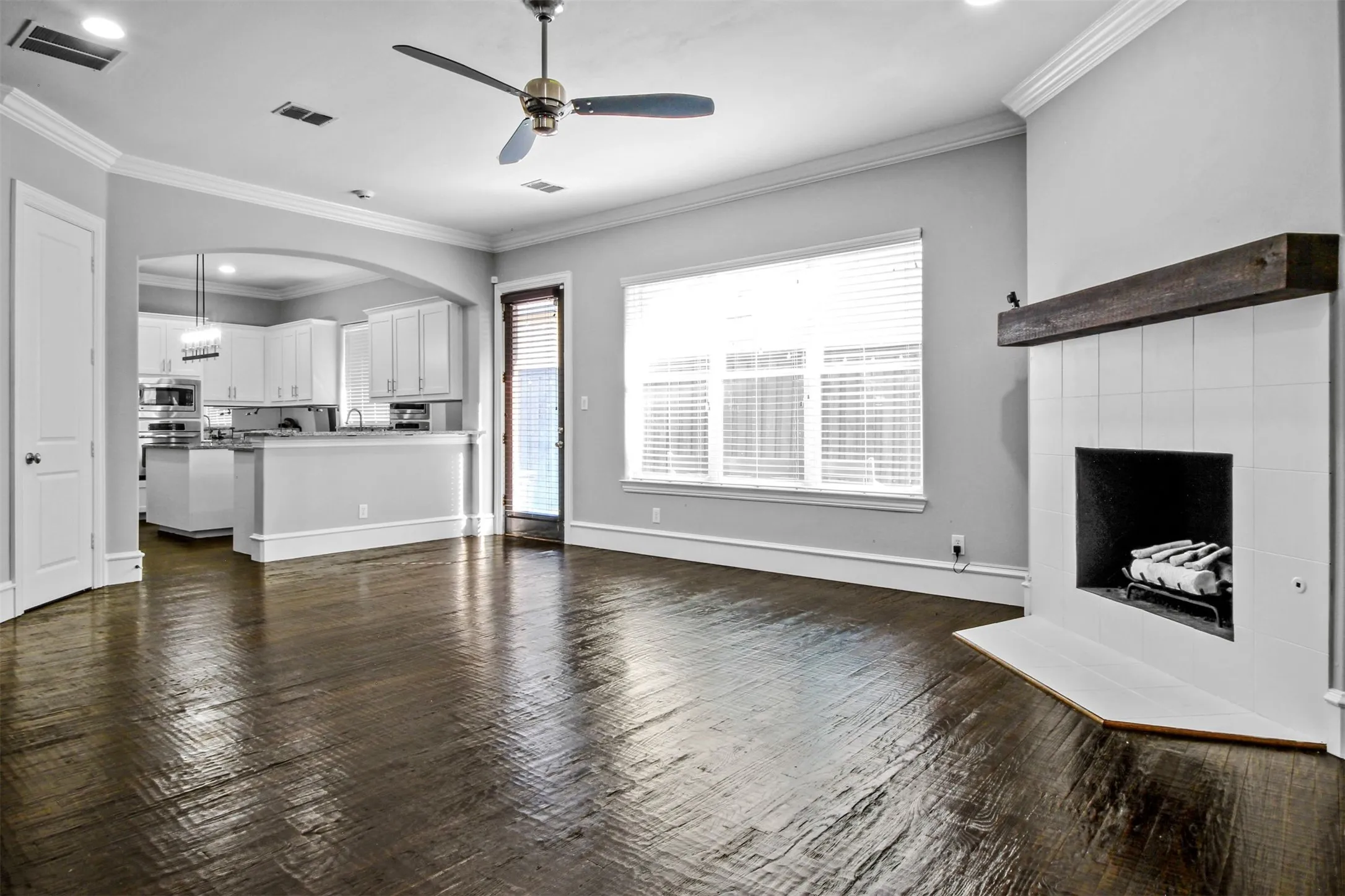 Townhouse For Rent in Dallas County , 857 N Glasgow Drive B, Dallas, Texas 75214, 2 Bedroom, 3 Bathroom, 2 Garage spaces, 2,322 Sqft, built in 2008, mls#21378330, Real Estate Agent in Dallas, Homes For Rent in Dallas county, Homes For Rent in Dallas, Realtor in Dallas Texas, Real Estate Brokerage Independent Realty Texas, Luminita Cordes Realtor