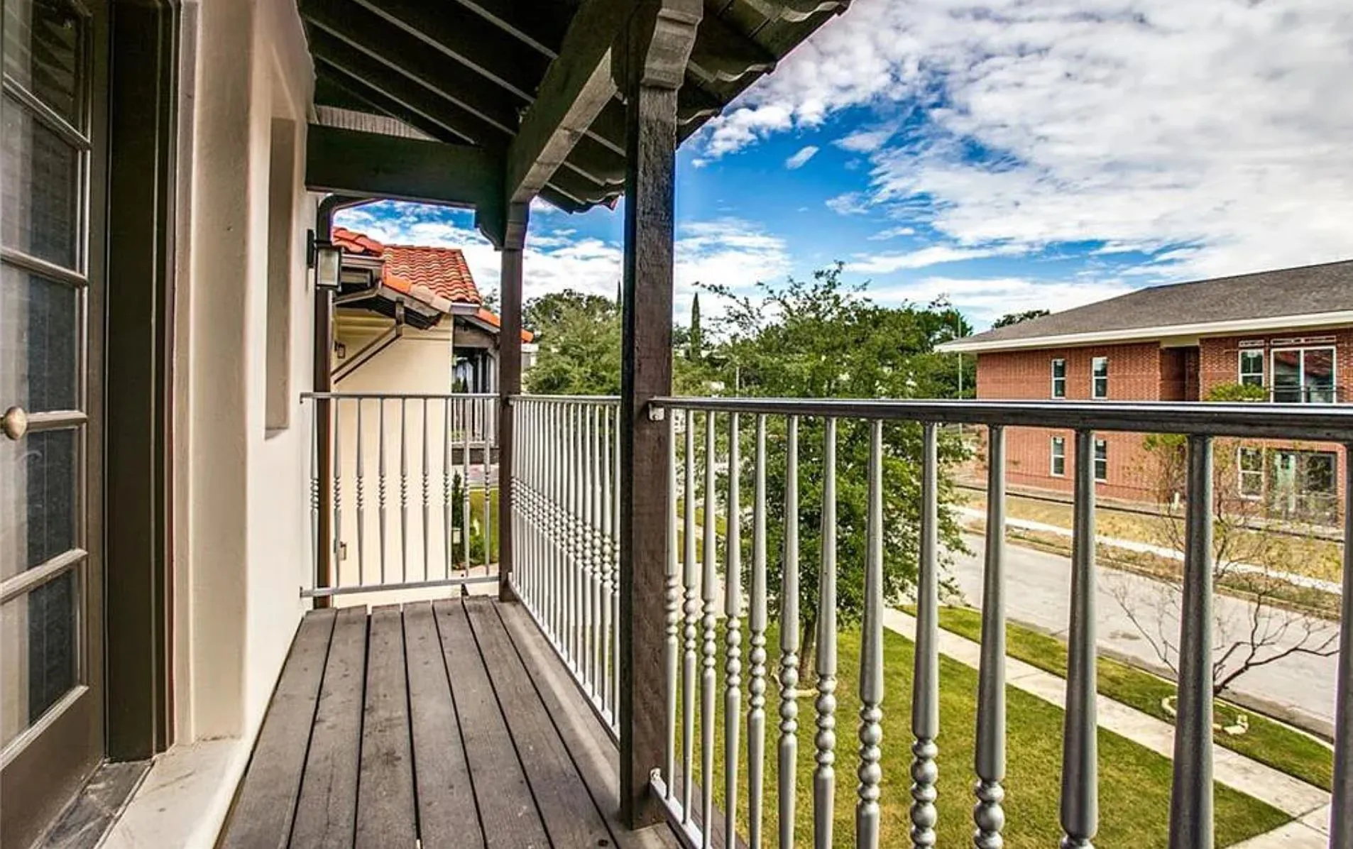 Townhouse For Rent in Dallas County , 857 N Glasgow Drive B, Dallas, Texas 75214, 2 Bedroom, 3 Bathroom, 2 Garage spaces, 2,322 Sqft, built in 2008, mls#21378330, Real Estate Agent in Dallas, Homes For Rent in Dallas county, Homes For Rent in Dallas, Realtor in Dallas Texas, Real Estate Brokerage Independent Realty Texas, Luminita Cordes Realtor