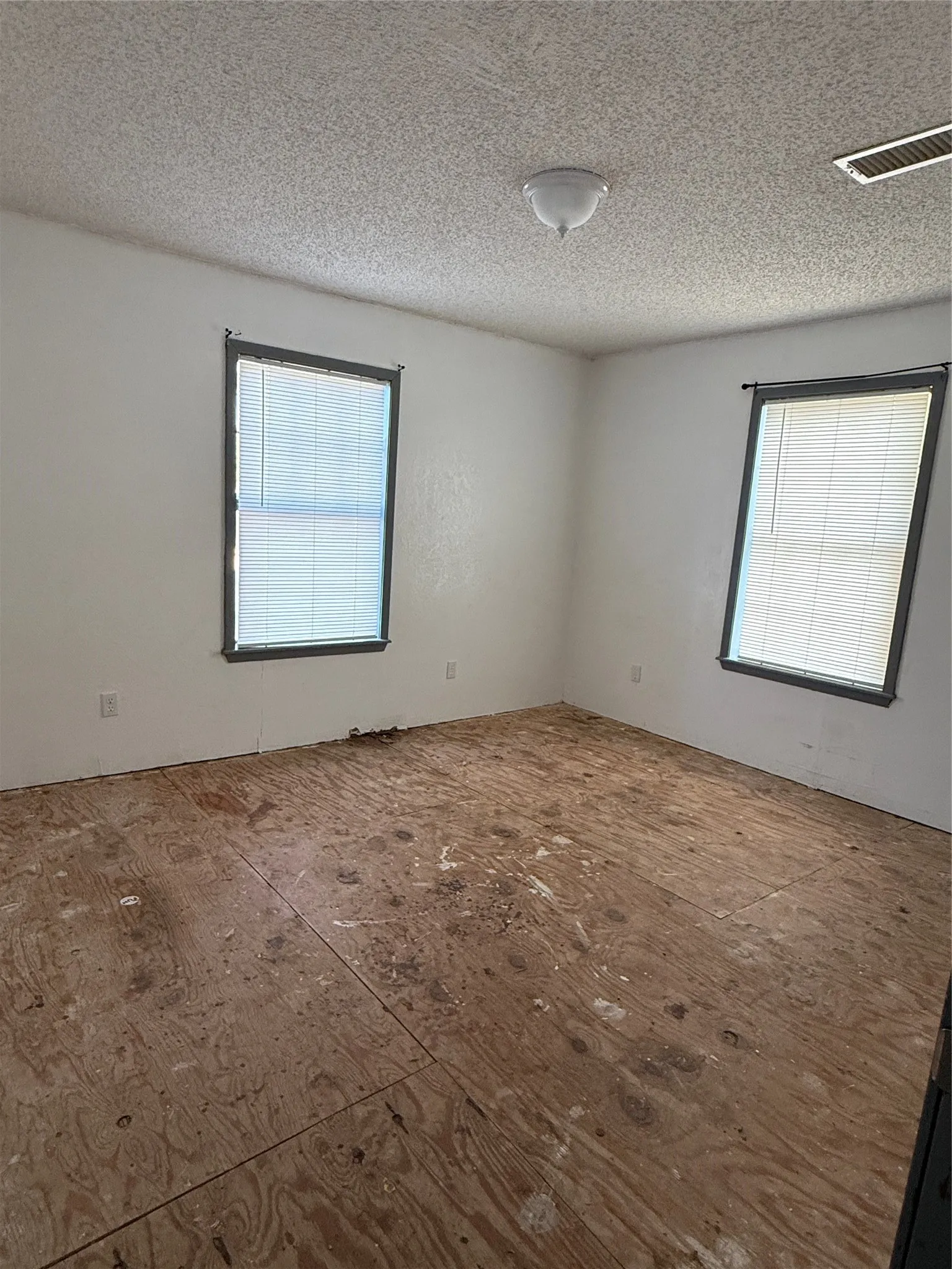Single Family Residence For Sale in Coleman County , 1115 S Concho Street, Coleman, Texas 76834, 3 Bedroom, 2 Bathroom, 1 Garage spaces, 1,156 Sqft, built in 0, mls#21378335, Real Estate Agent in Coleman, Homes For Sale in Coleman county, Homes For Sale in Coleman, Realtor in Coleman Texas, Real Estate Brokerage Independent Realty Texas, Luminita Cordes Realtor