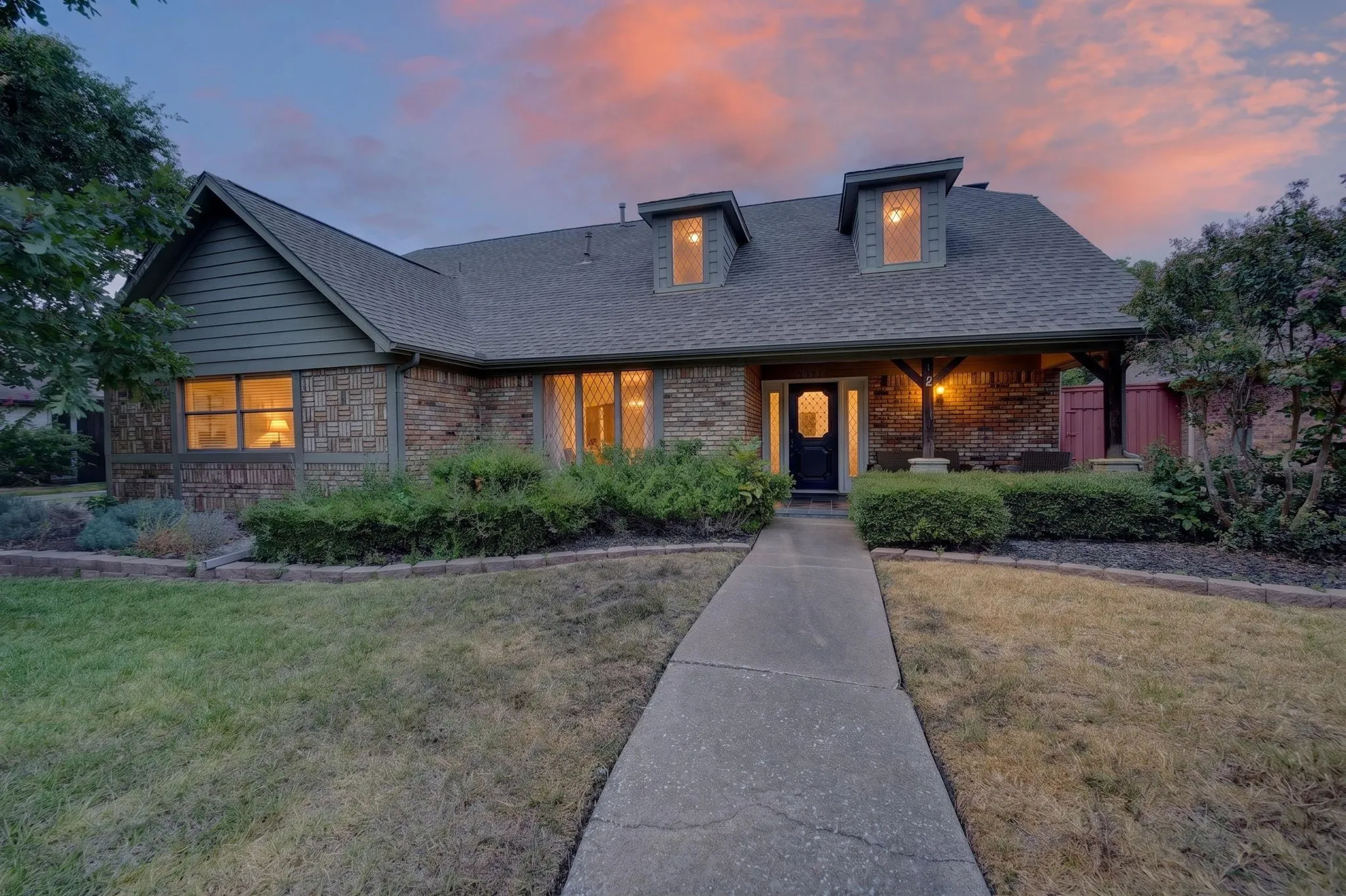 Single Family Residence For Sale in Collin County , 2121 Mcdaniel Circle, Plano, Texas 75075, 4 Bedroom, 4 Bathroom, 2 Garage spaces, 3,049 Sqft, built in 1979, mls#21374339, Real Estate Agent in Plano, Homes For Sale in Collin county, Homes For Sale in Plano, Realtor in Plano Texas, Real Estate Brokerage Independent Realty Texas, Luminita Cordes Realtor