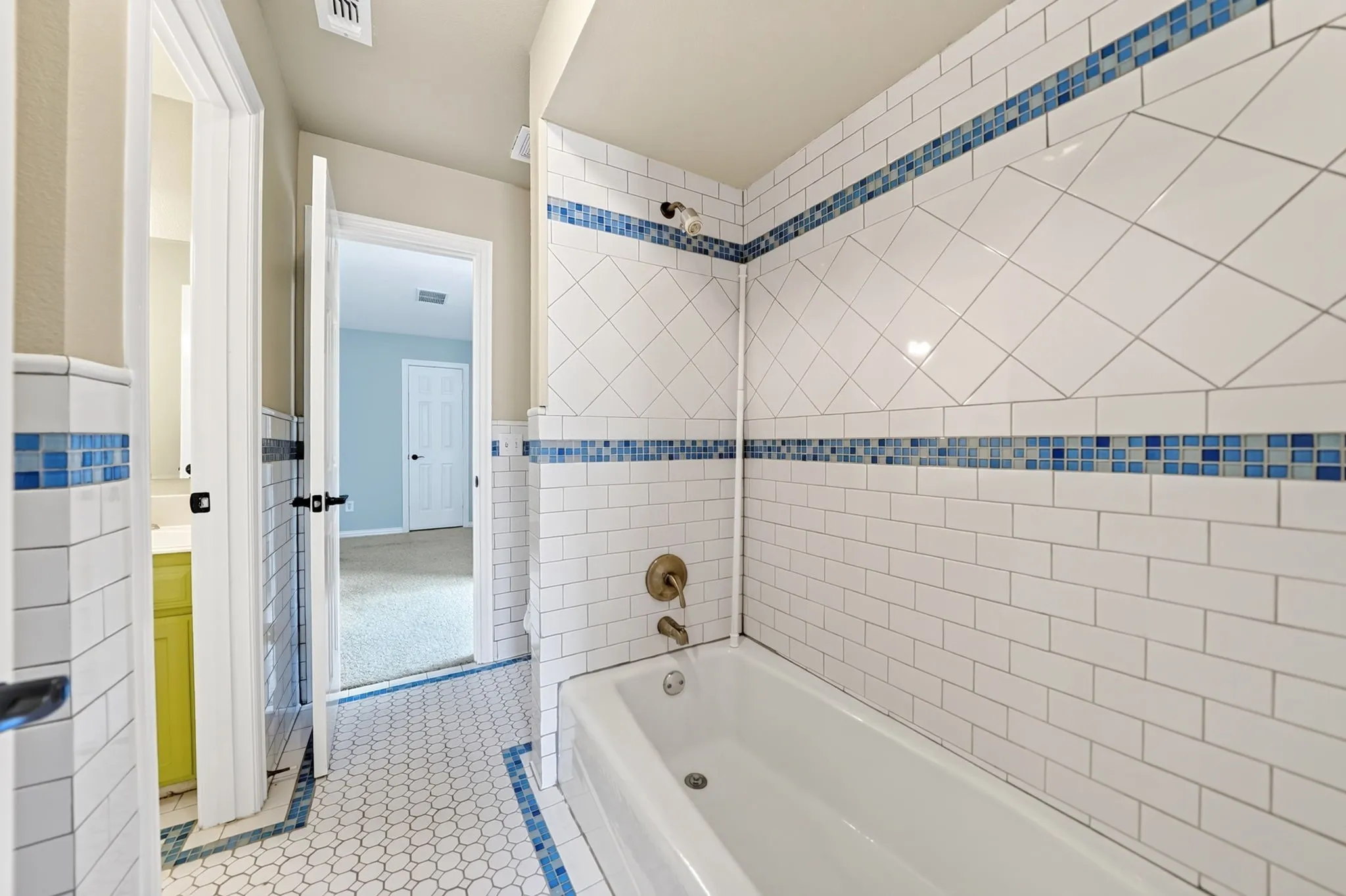 Jack n Jill bathroom.