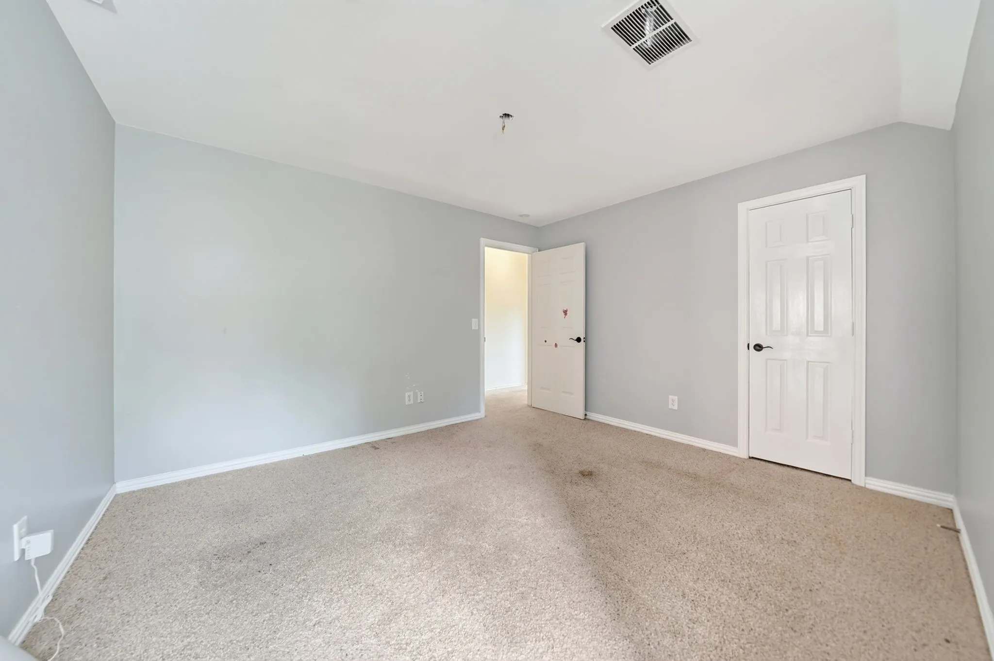 Second bedroom shares the Jack n Jill bathroom