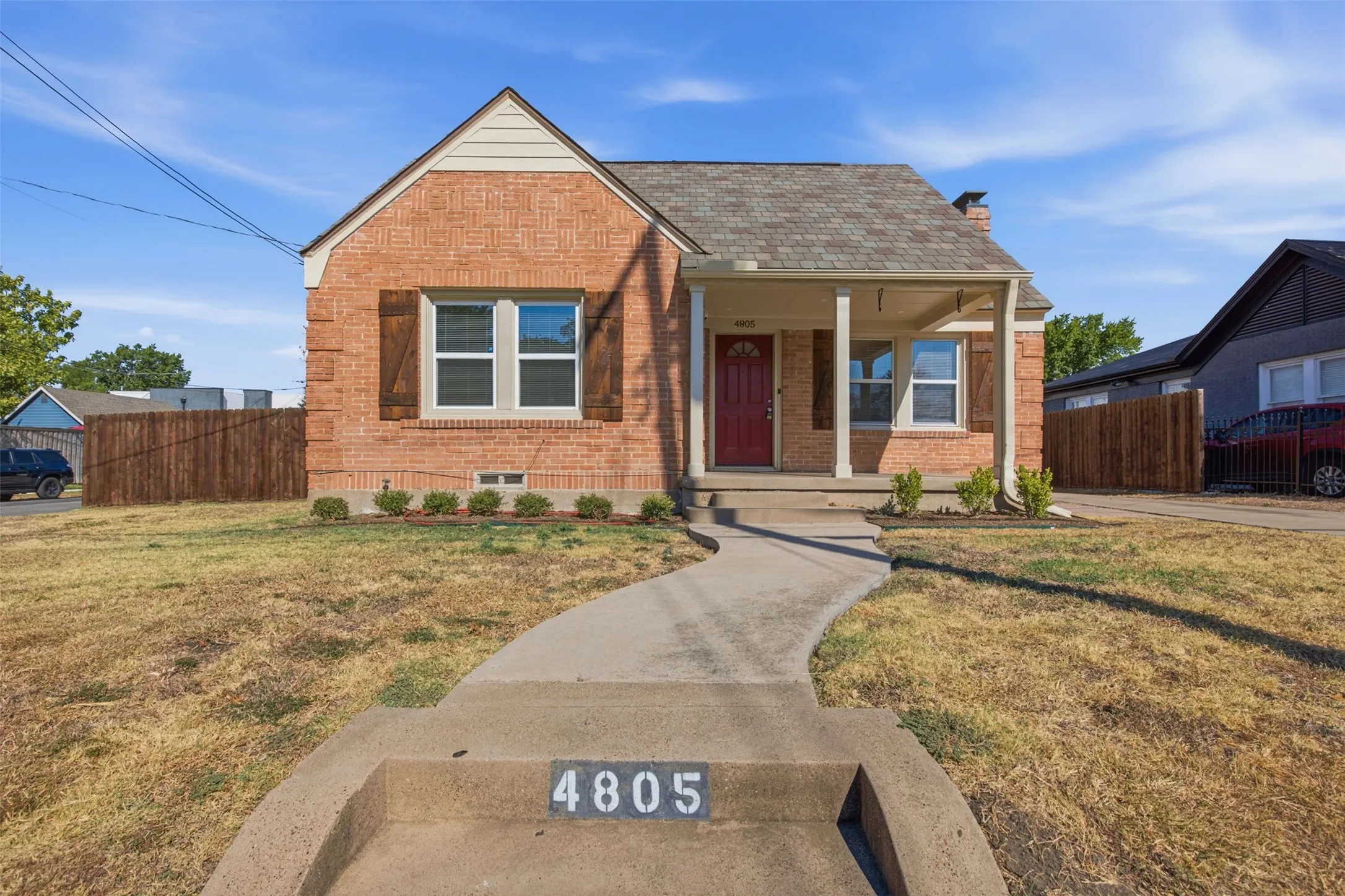 Single Family Residence For Sale in Dallas County , 4805 Capitol Avenue, Dallas, Texas 75204, 2 Bedroom, 1 Bathroom, Garage spaces, 980 Sqft, built in 1936, mls#21377601, Real Estate Agent in Dallas, Homes For Sale in Dallas county, Homes For Sale in Dallas, Realtor in Dallas Texas, Real Estate Brokerage Independent Realty Texas, Luminita Cordes Realtor