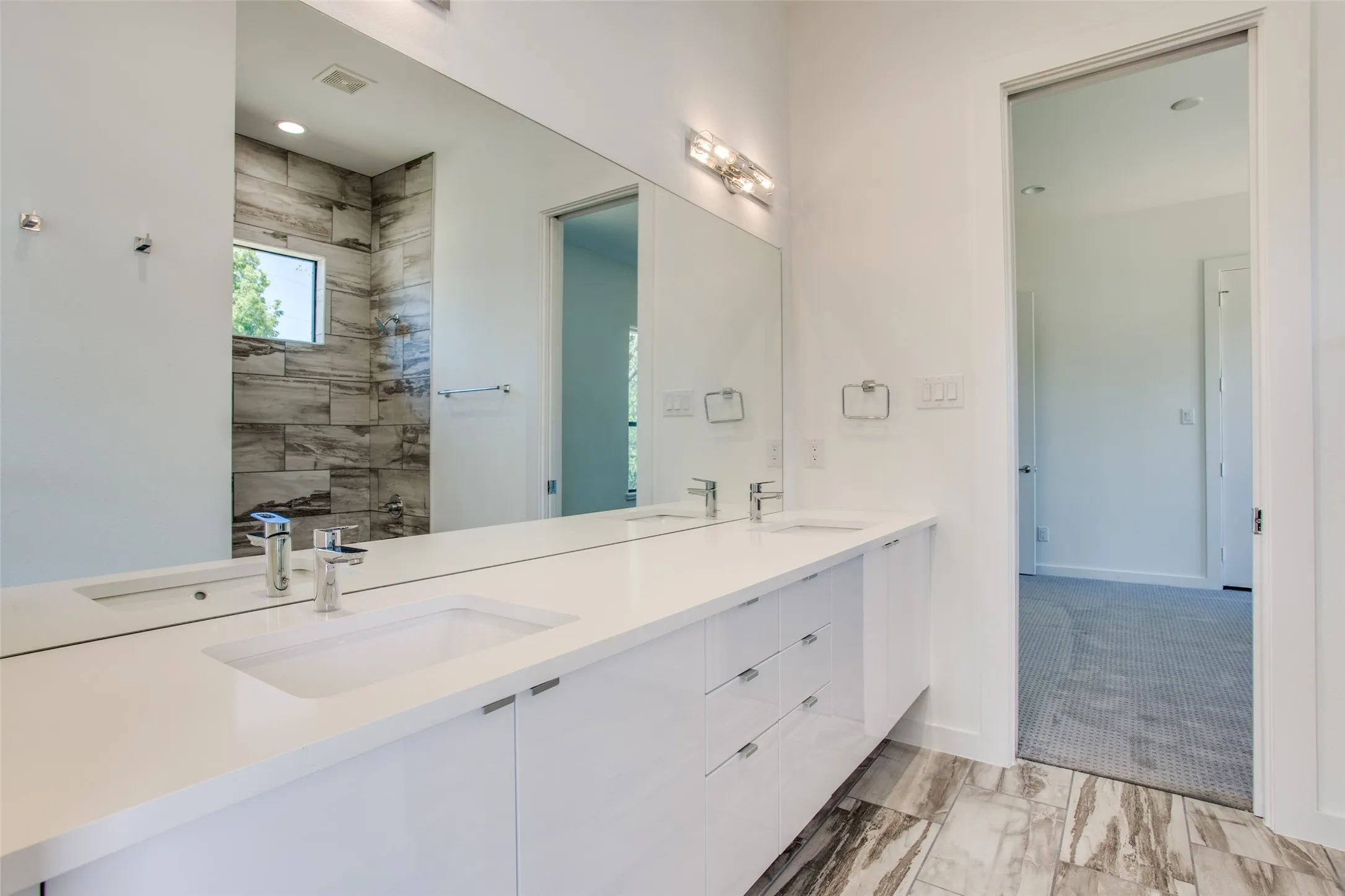 Duplex For Rent in Dallas County , 2335 Hondo Avenue, Dallas, Texas 75219, 3 Bedroom, 3 Bathroom, 2 Garage spaces, 2,320 Sqft, built in 2018, mls#21378343, Real Estate Agent in Dallas, Homes For Rent in Dallas county, Homes For Rent in Dallas, Realtor in Dallas Texas, Real Estate Brokerage Independent Realty Texas, Luminita Cordes Realtor