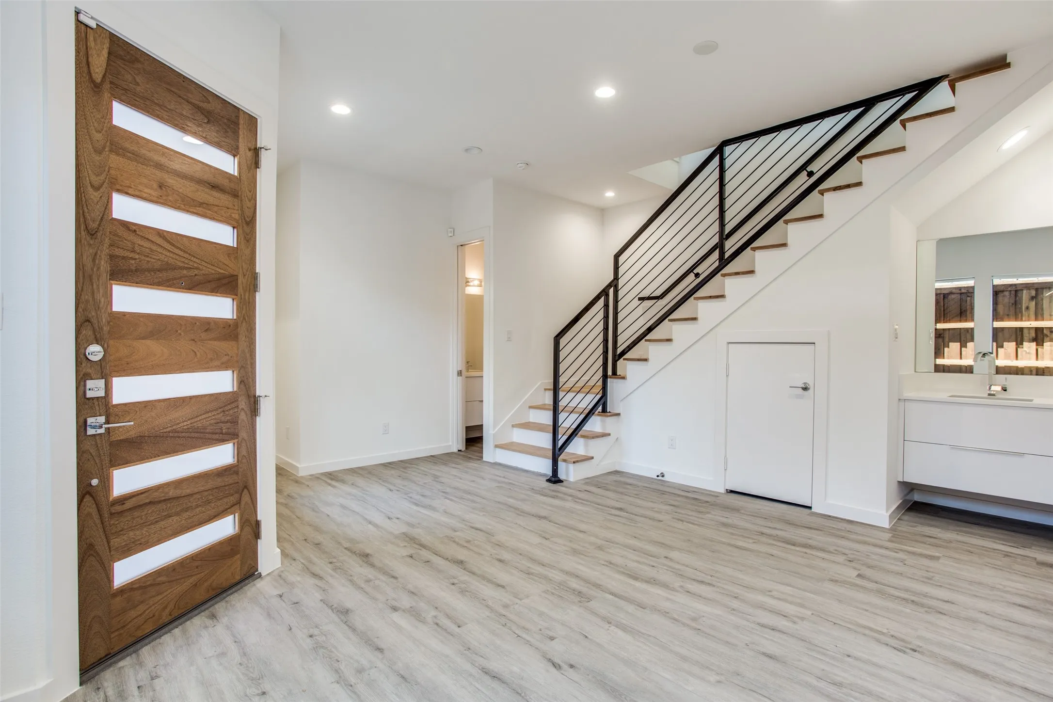 Duplex For Rent in Dallas County , 2335 Hondo Avenue, Dallas, Texas 75219, 3 Bedroom, 3 Bathroom, 2 Garage spaces, 2,320 Sqft, built in 2018, mls#21378343, Real Estate Agent in Dallas, Homes For Rent in Dallas county, Homes For Rent in Dallas, Realtor in Dallas Texas, Real Estate Brokerage Independent Realty Texas, Luminita Cordes Realtor